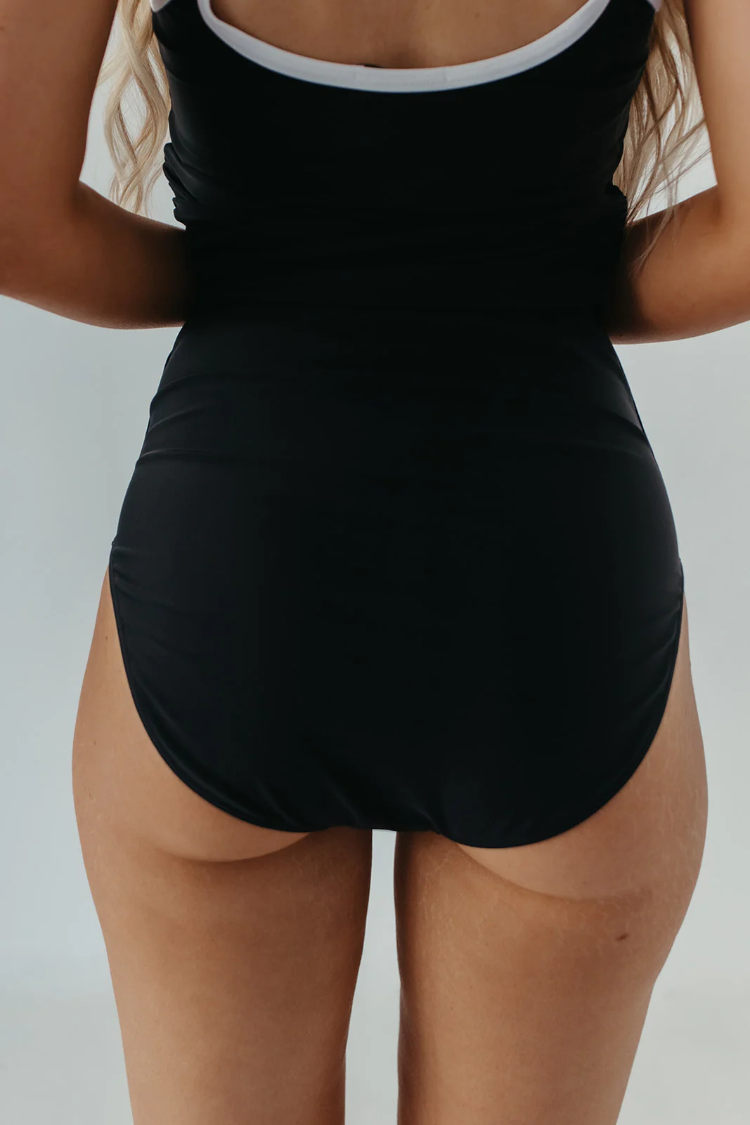 HIGH WAIST SWIM BOTTOMS IN BLACK BY PINK DESERT - Image 6