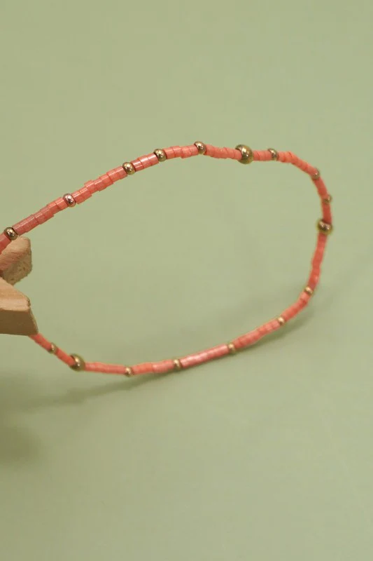 BOHO PEACH AND GOLD BEADED BRACELET