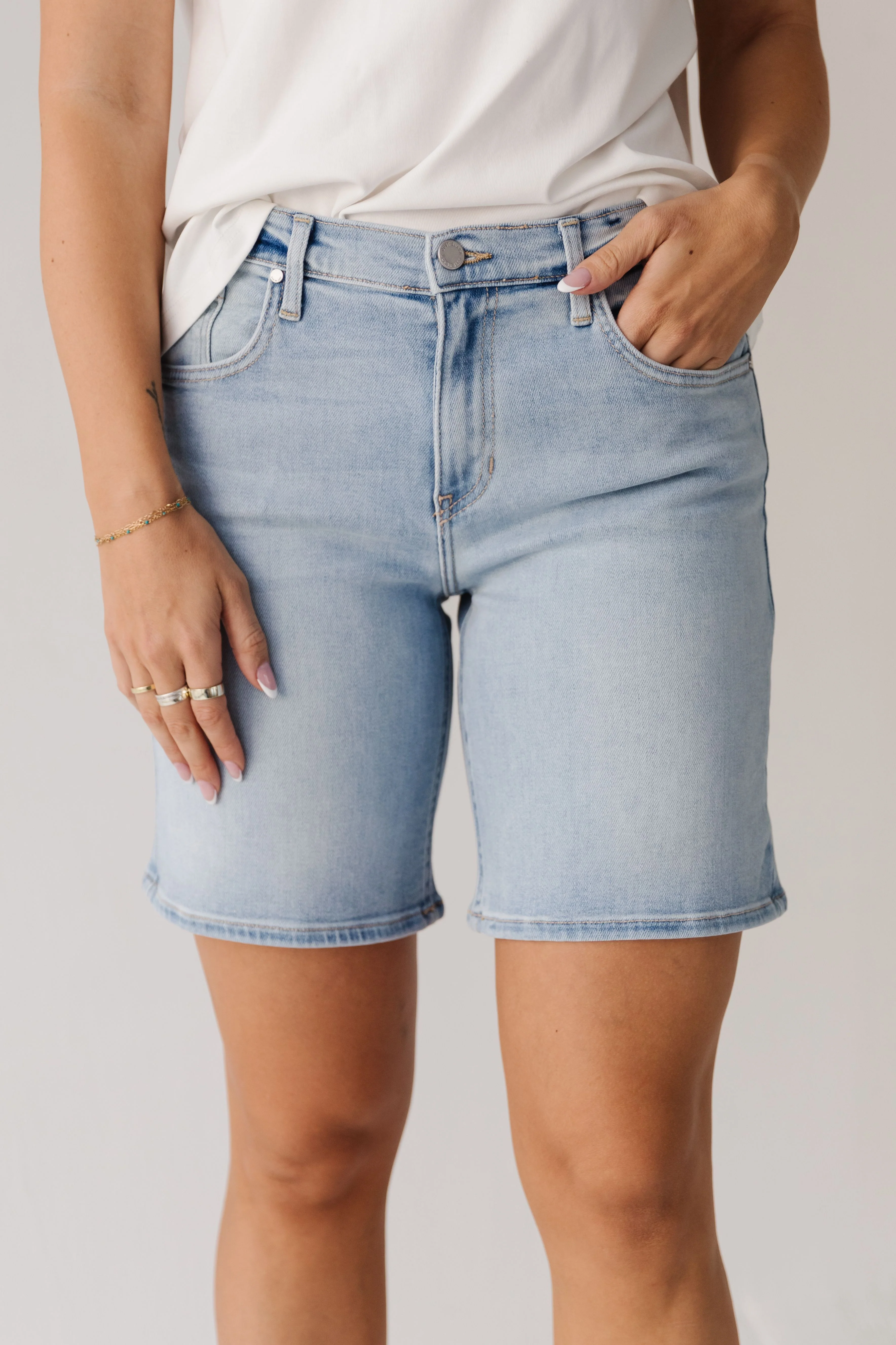 JBD DENIM SHORTS IN LIGHT DENIM