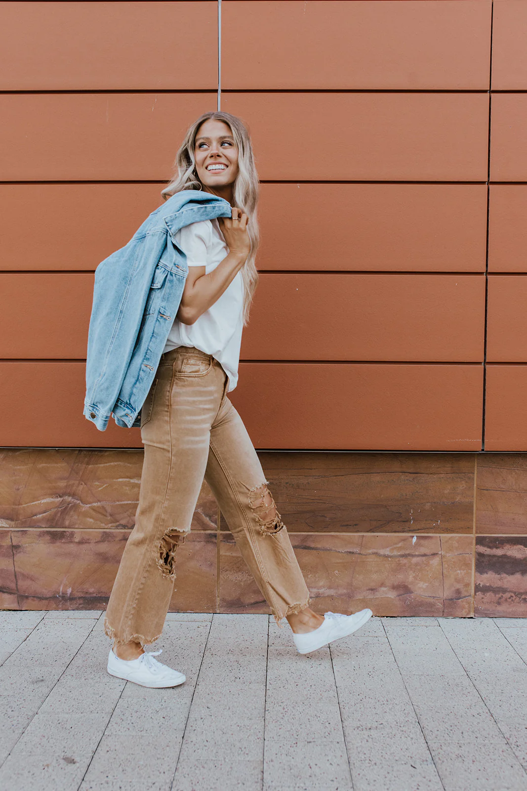 THE 90'S FLARE JEANS IN DISTRESSED COPPER BY VERVET - Image 9