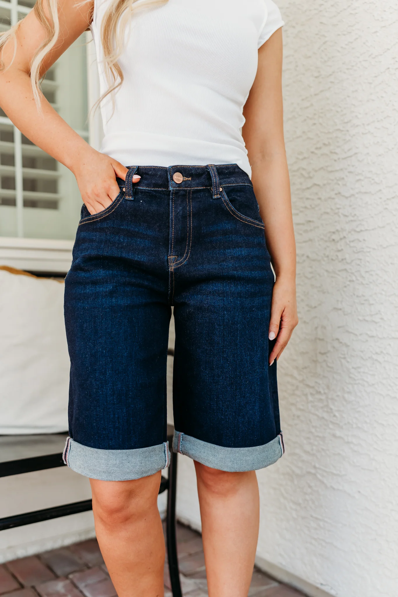 THE AINSLEY CUFFED HEM JORTS IN DARK DENIM