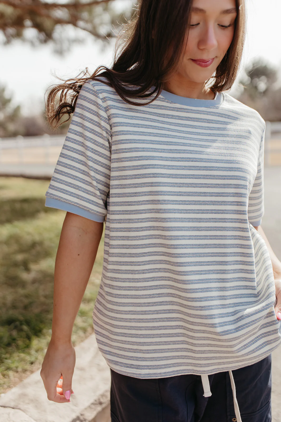 THE ALDEN STRIPED TOP IN SKY BLUE - Image 7