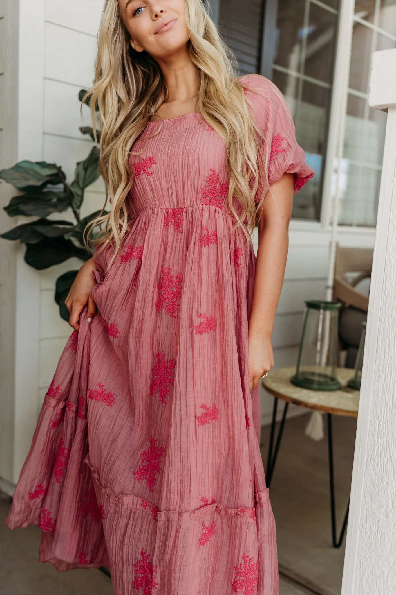 THE AMANDA EMBROIDERED BUBBLE SLEEVE DRESS IN MAUVE - Image 4