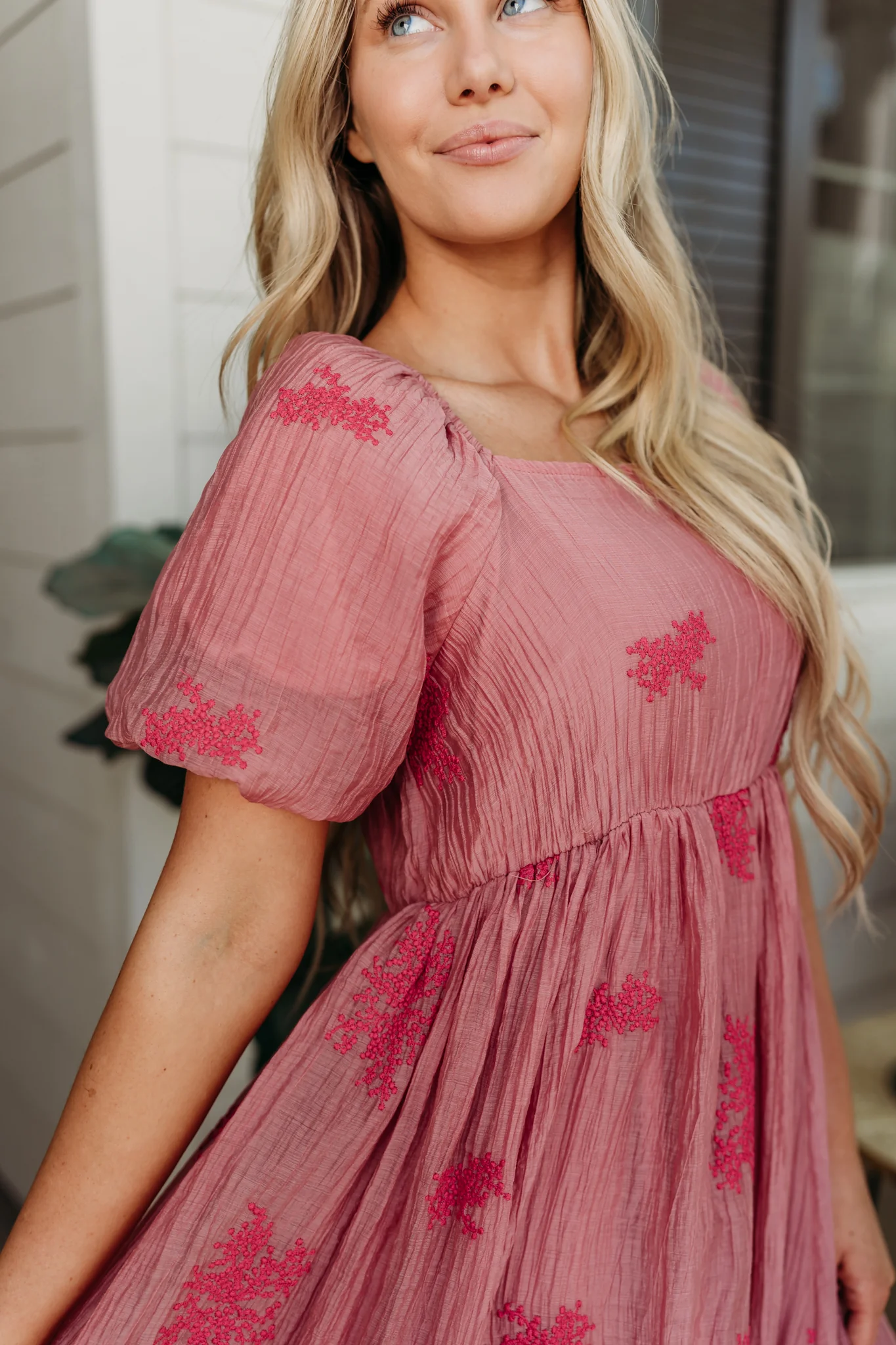 THE AMANDA EMBROIDERED BUBBLE SLEEVE DRESS IN MAUVE - Image 6