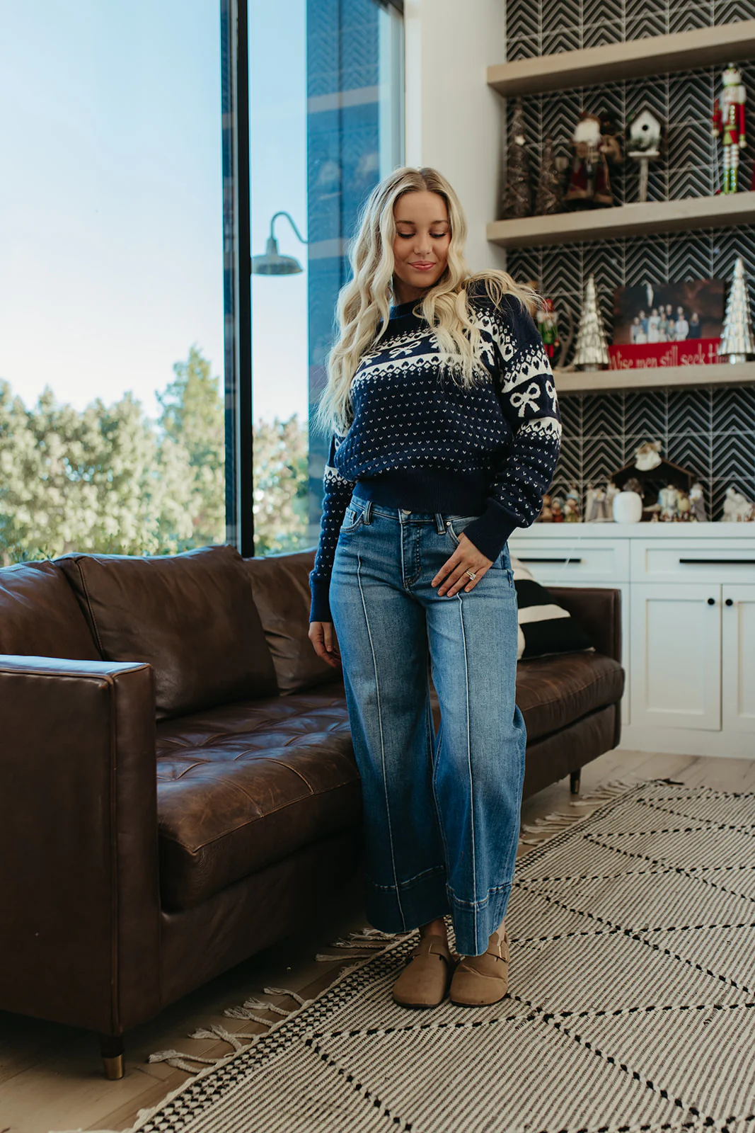 THE AMAYA CROPPED WIDE LEG JEANS IN MEDIUM WASH - Image 3