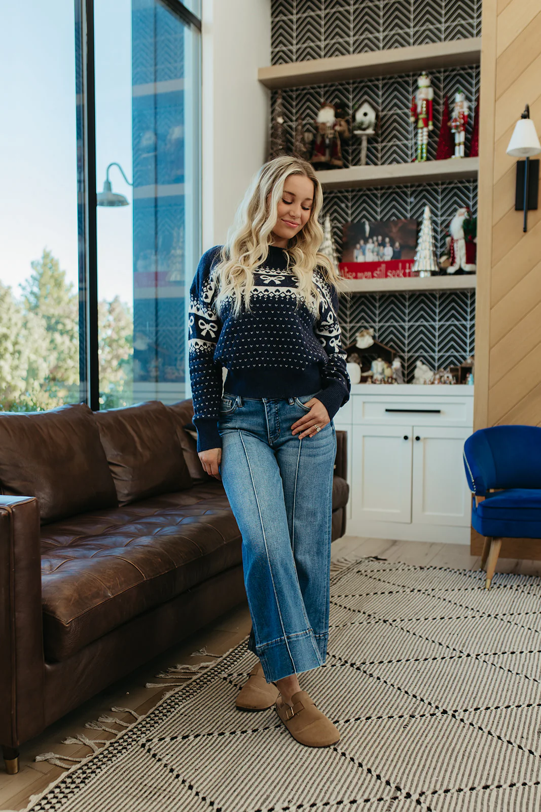 THE AMAYA CROPPED WIDE LEG JEANS IN MEDIUM WASH - Image 4
