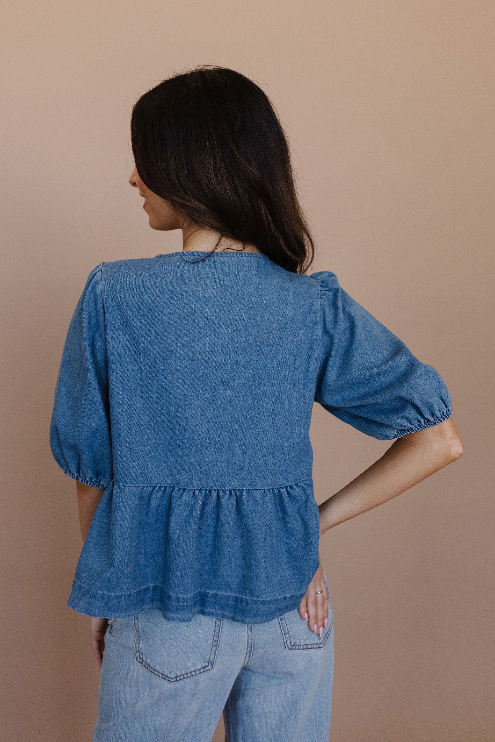 THE AMBER TIE FRONT TOP IN DENIM - Image 5