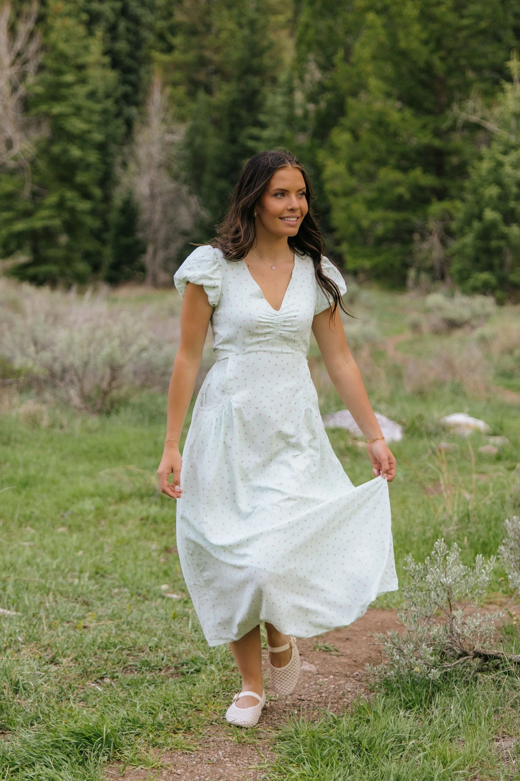 THE ANNABELLE DITSY FLORAL FLUTTER SLEEVE DRESS