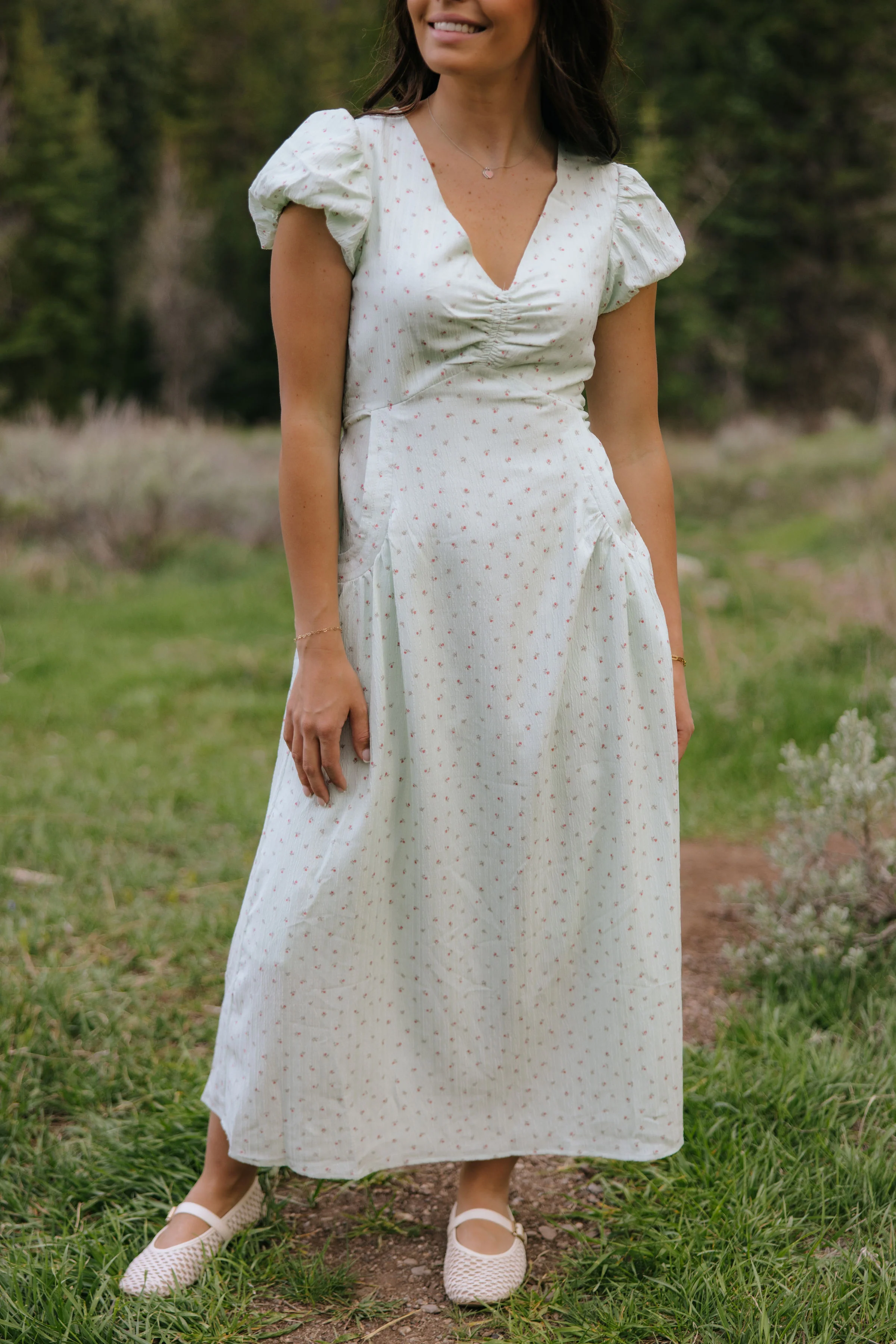 THE ANNABELLE DITSY FLORAL FLUTTER SLEEVE DRESS - Image 3