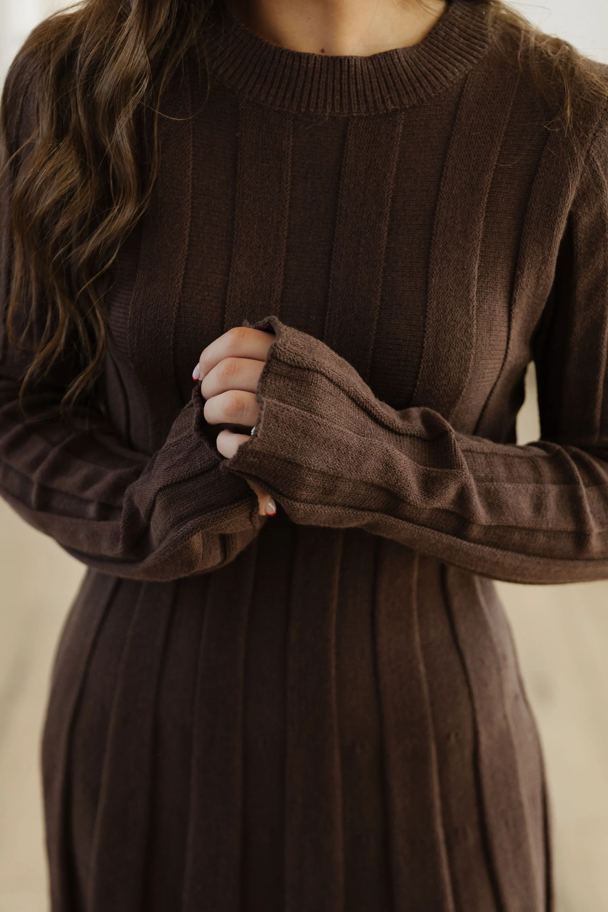 THE ANNALEE RIBBED MINI SWEATER DRESS IN BROWN - Image 3
