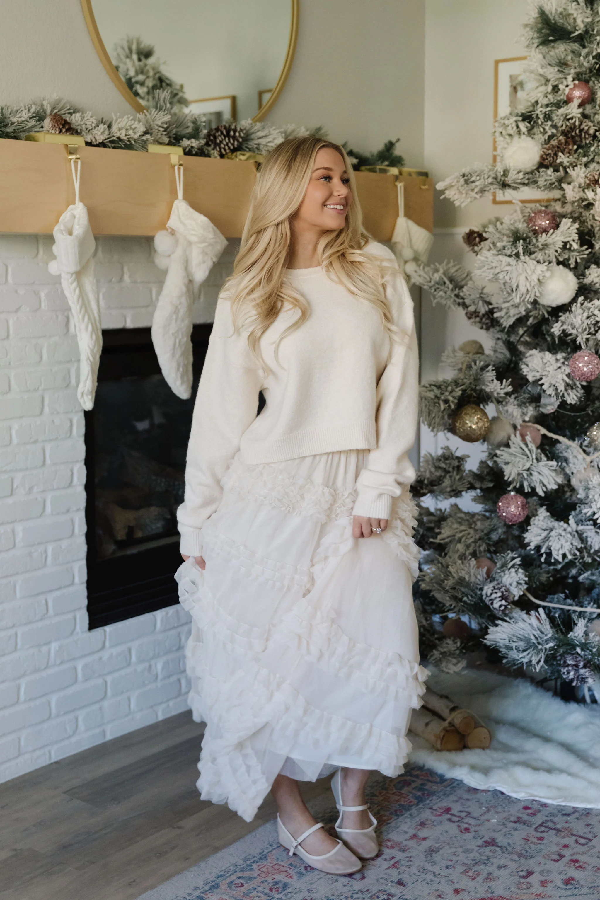 THE ASHLYNN RUFFLE TIERED SKIRT IN CREAM - Image 3