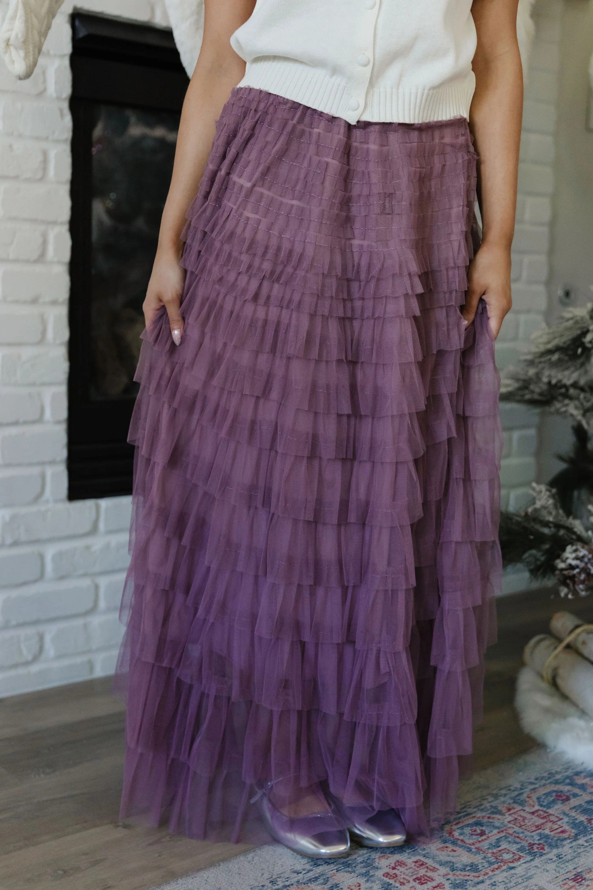THE ASHLYNN RUFFLE TIERED SKIRT IN MAUVE - Image 4