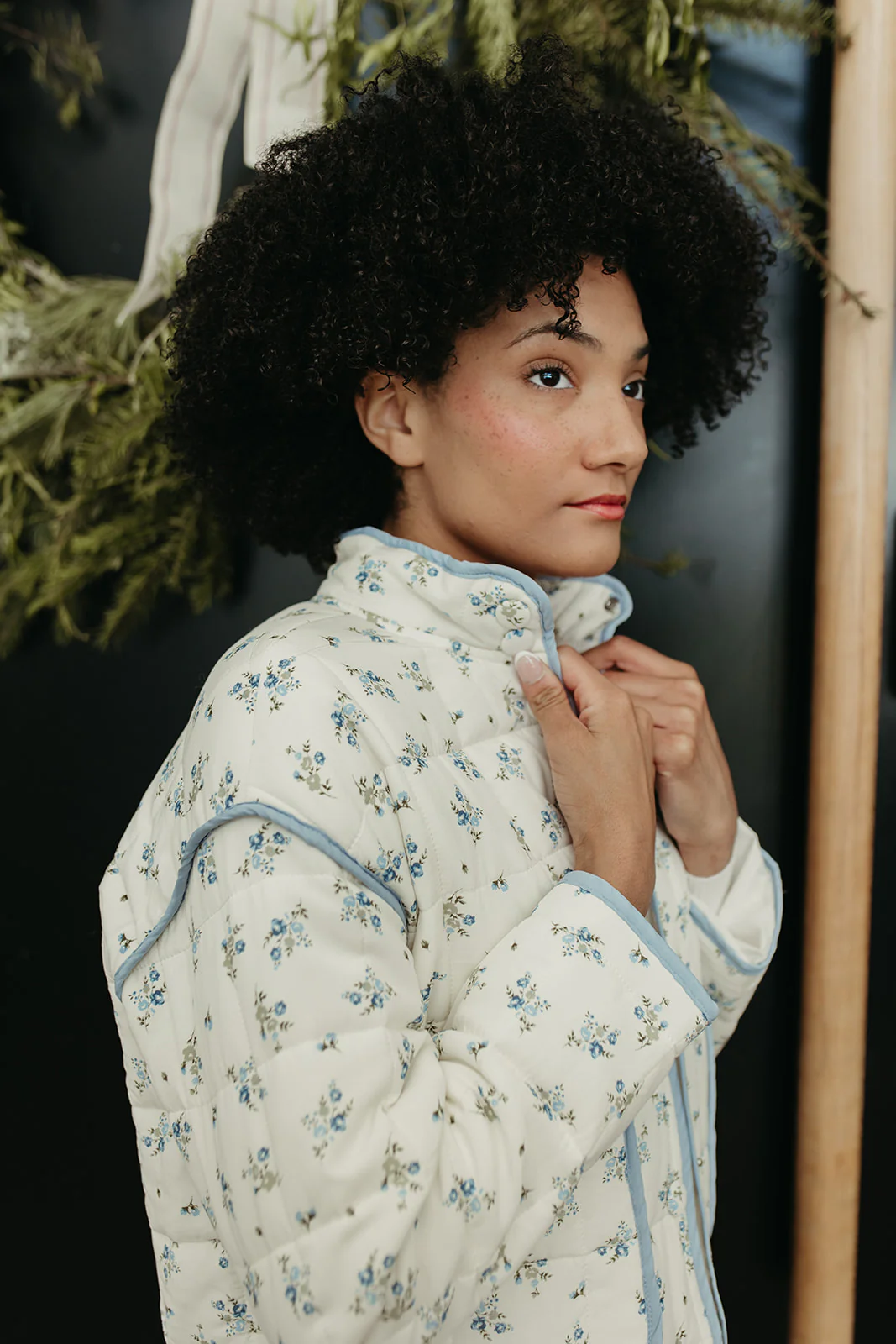 THE ASHTIN QUILTED PUFFER JACKET IN IVORY - Image 3