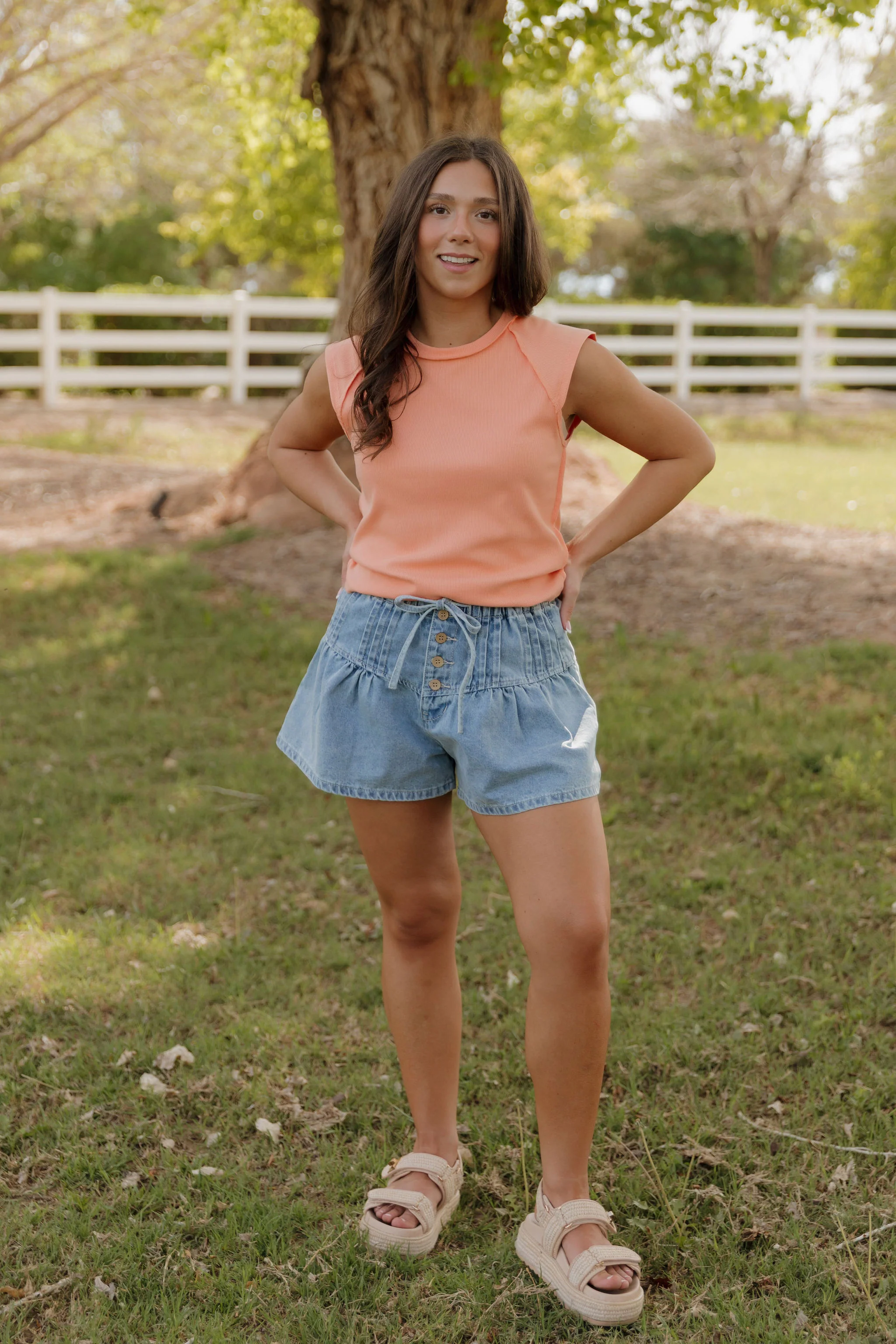 THE AUTUMN FLARED DENIM SHORTS - Image 2