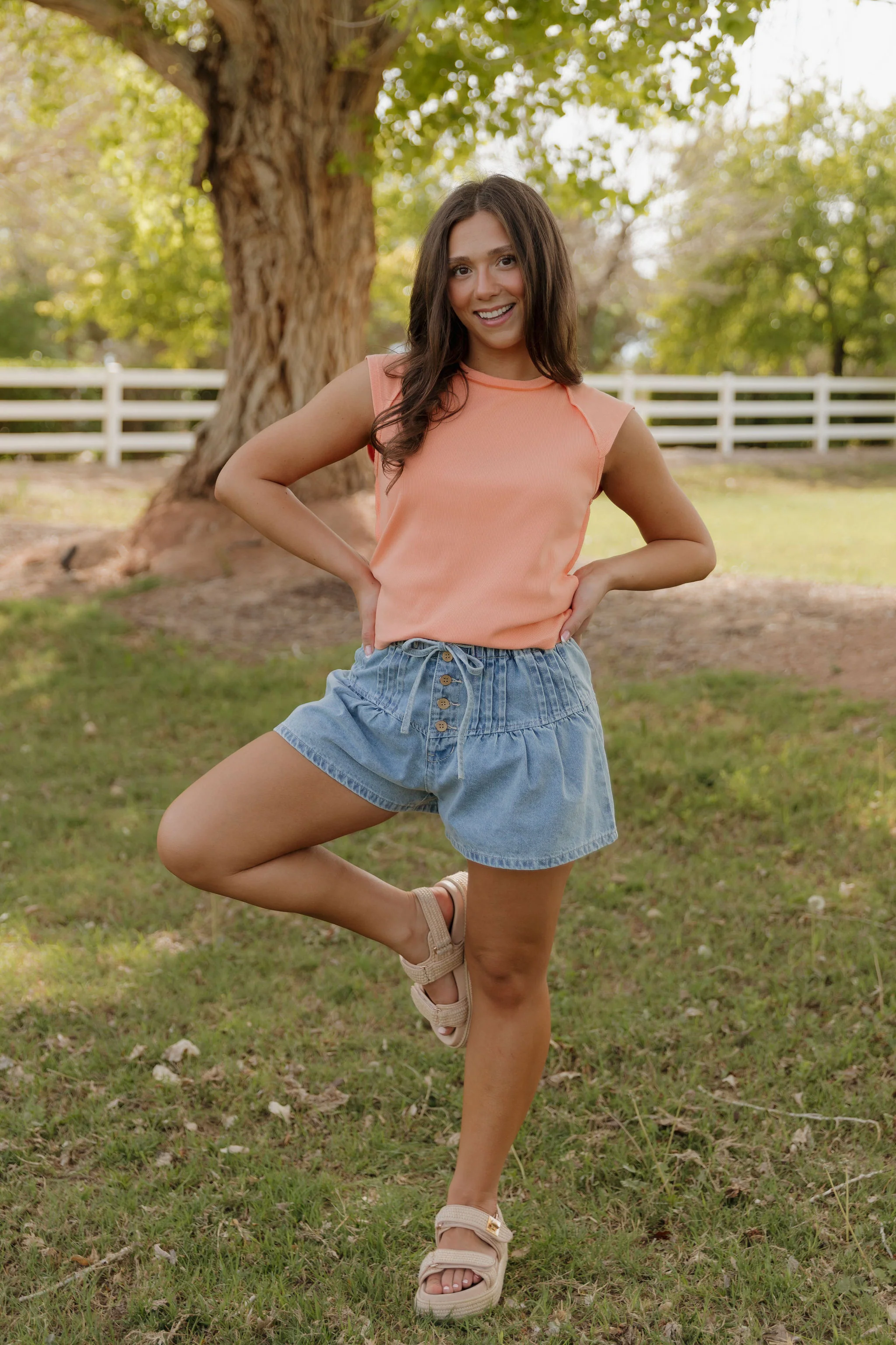THE AUTUMN FLARED DENIM SHORTS - Image 4