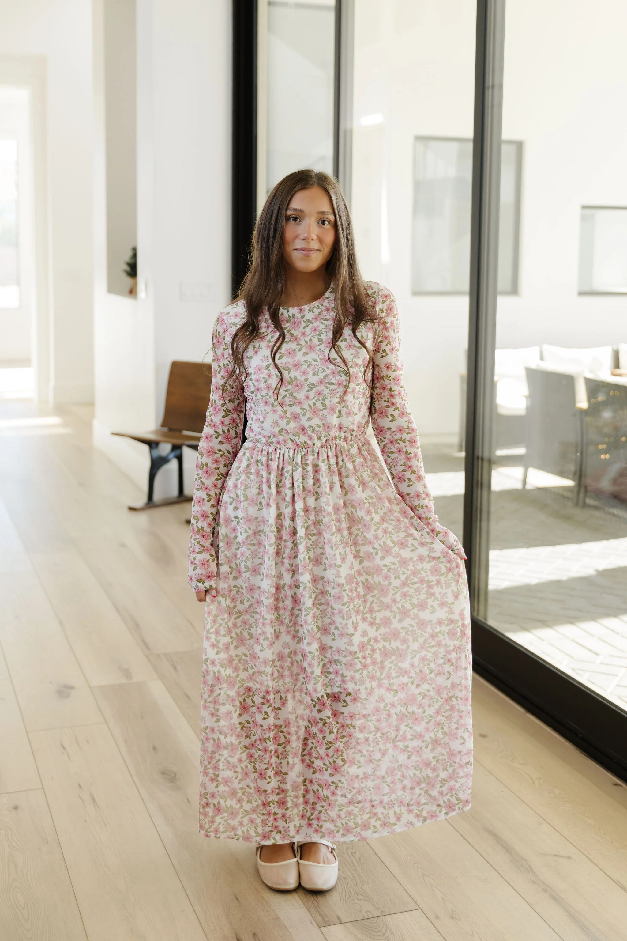THE BEATRICE FLORAL MAXI DRESS IN PINK - Image 5