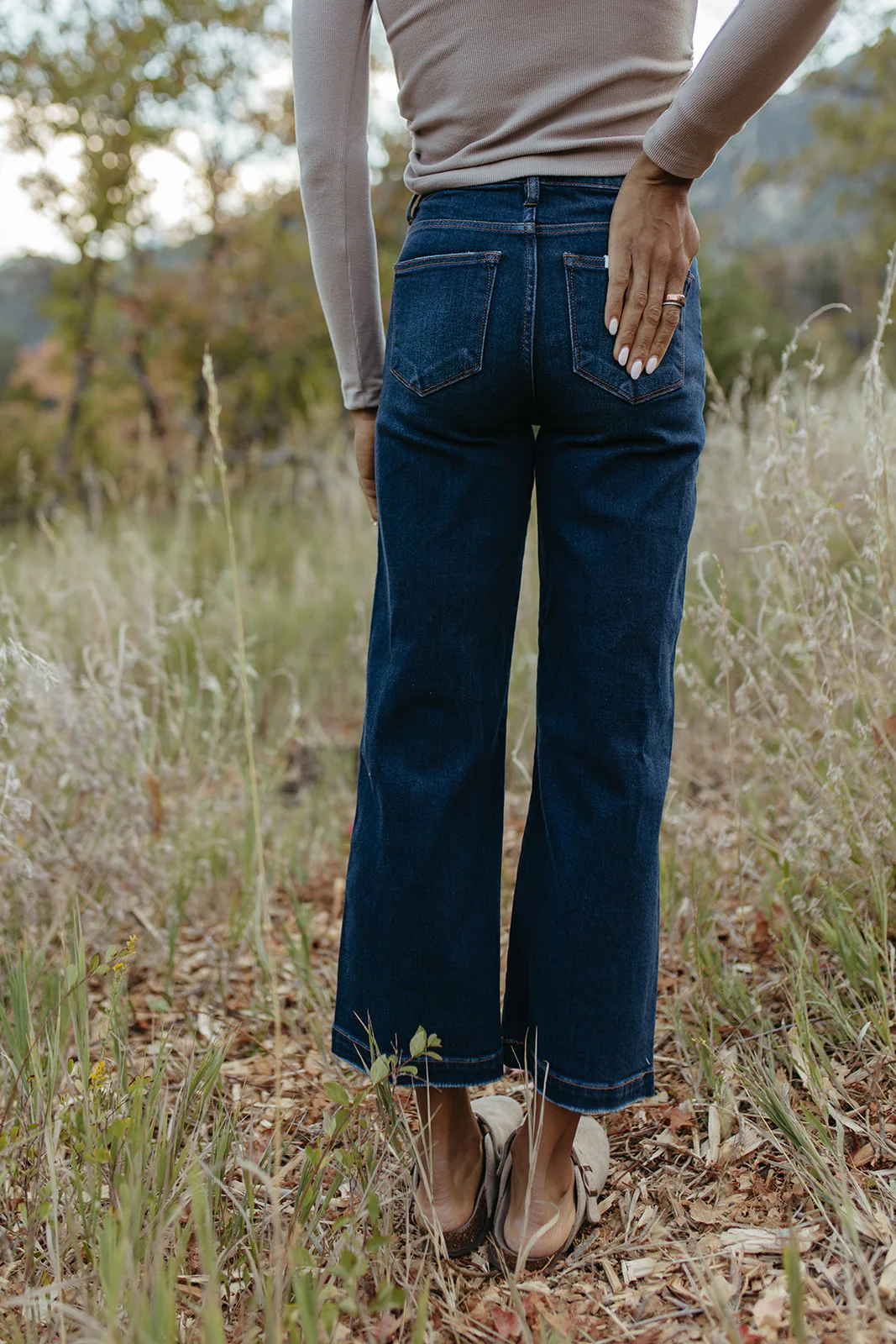 THE BECCA WIDE LEG JEANS IN DARK WASH - Image 10