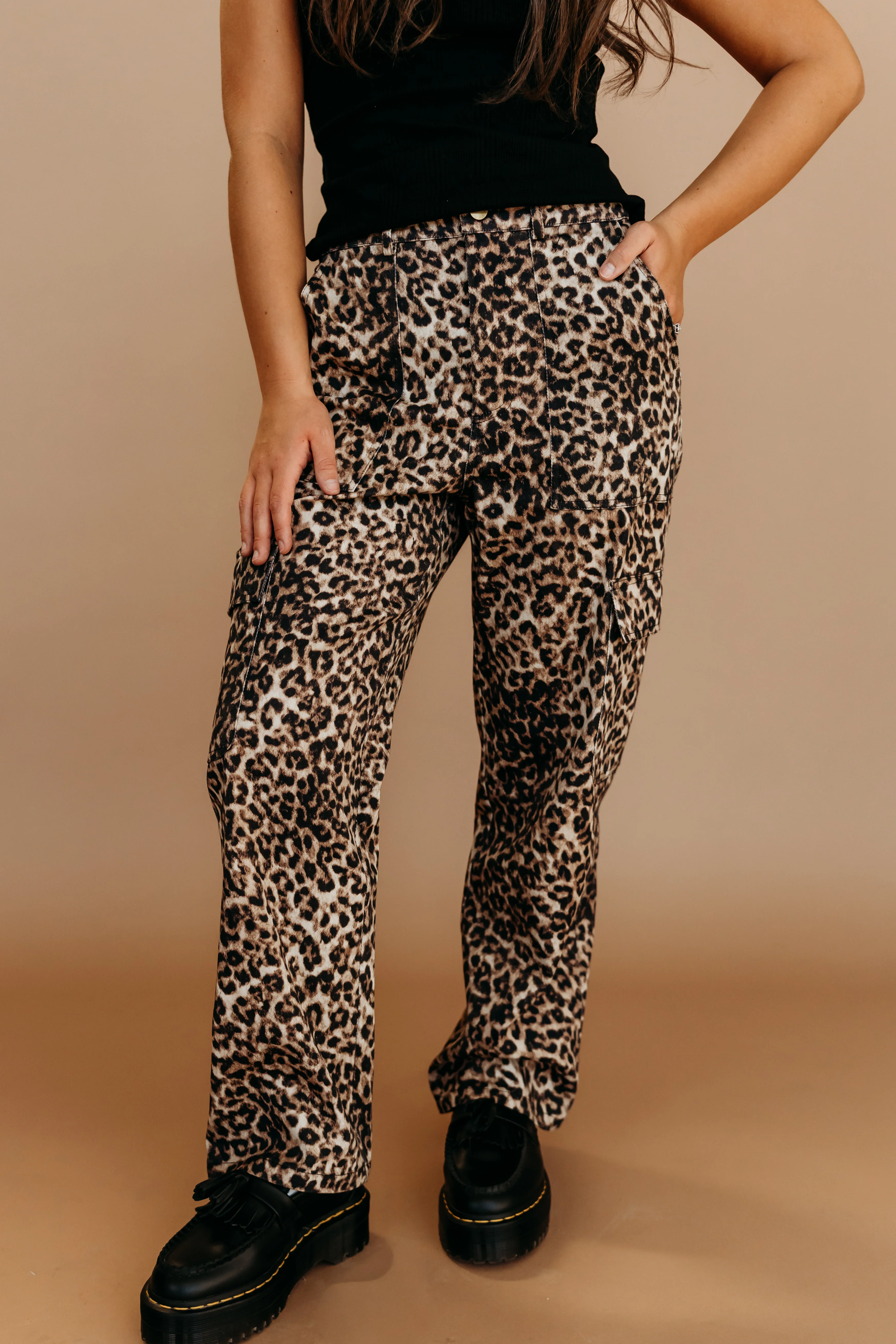 THE BECKY LEOPARD PRINT CARGO PANTS - Image 4