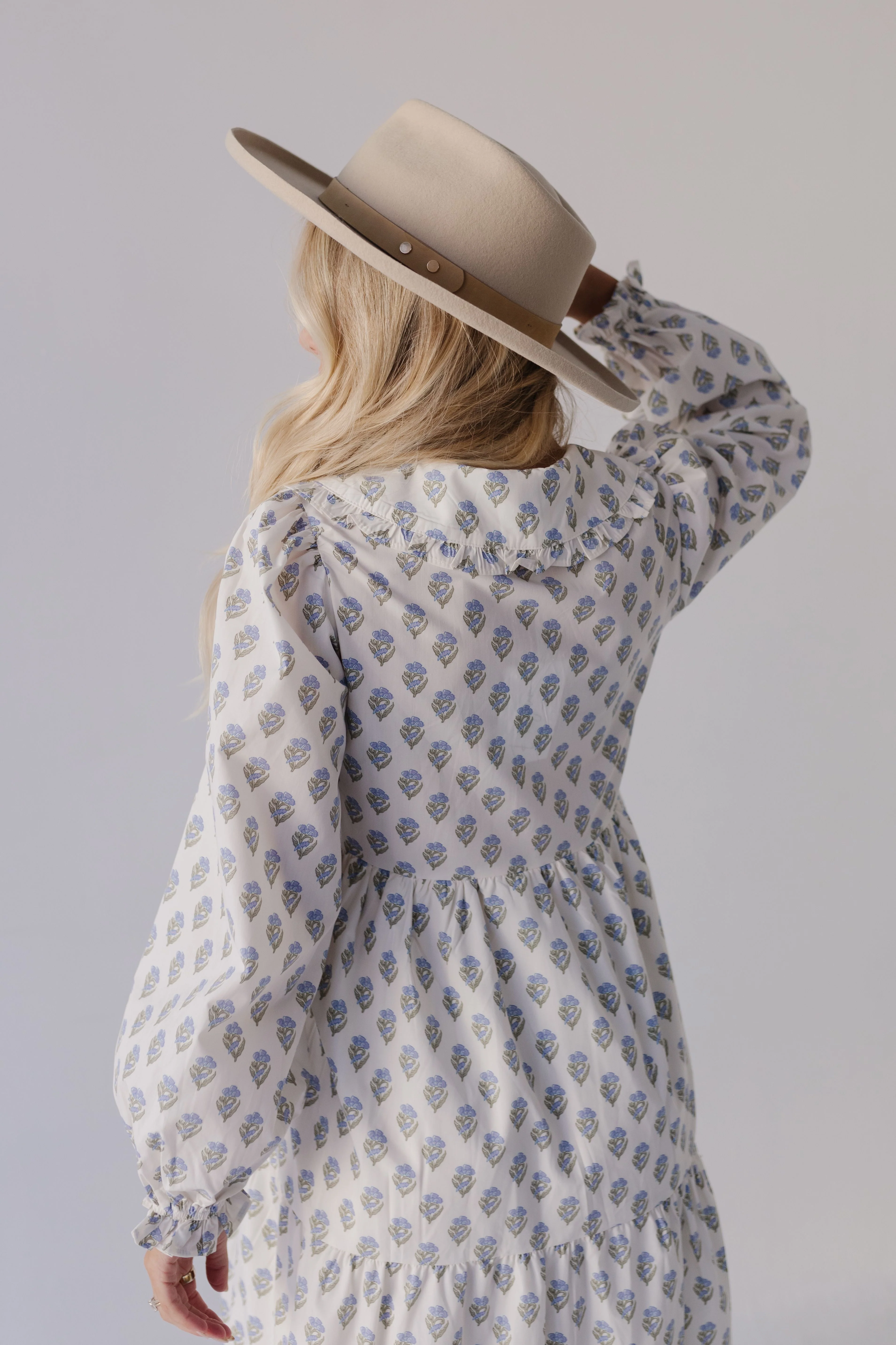 THE BROOKS FLORAL MIDI DRESS IN BLUE - Image 5
