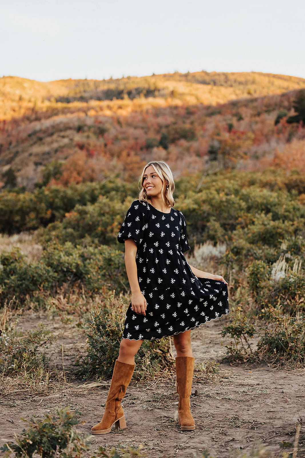 THE BRYLEE PUFF SLEEVE DRESS IN BLACK FLORAL - Image 2