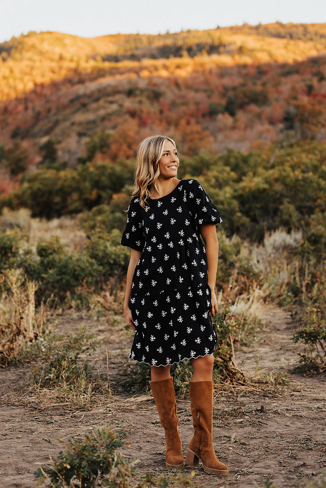 THE BRYLEE PUFF SLEEVE DRESS IN BLACK FLORAL - Image 4