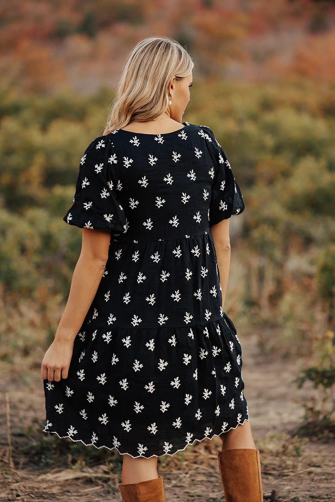 THE BRYLEE PUFF SLEEVE DRESS IN BLACK FLORAL - Image 7