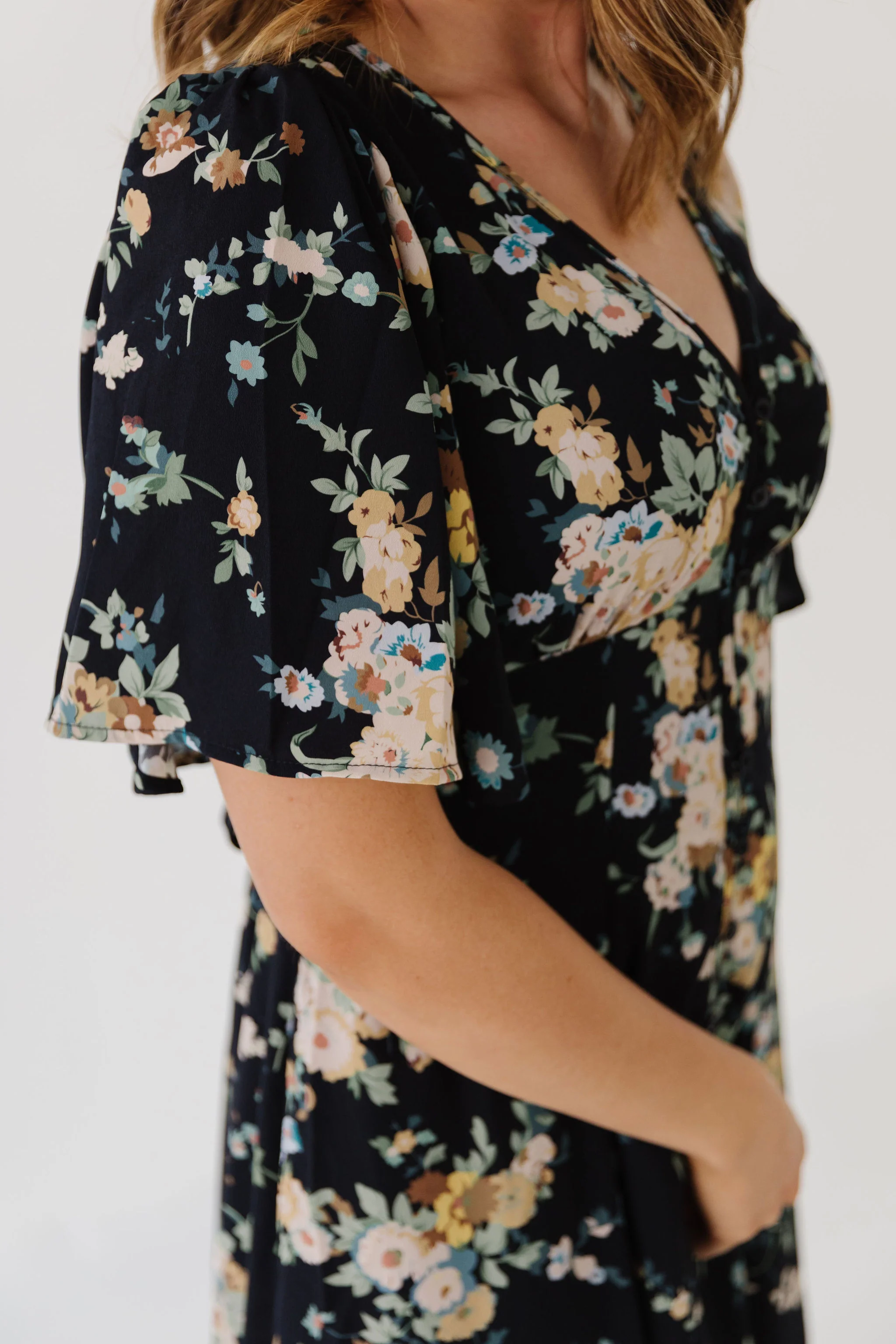 THE CAMBRI FLORAL BUTTON DOWN IN BLACK - Image 3