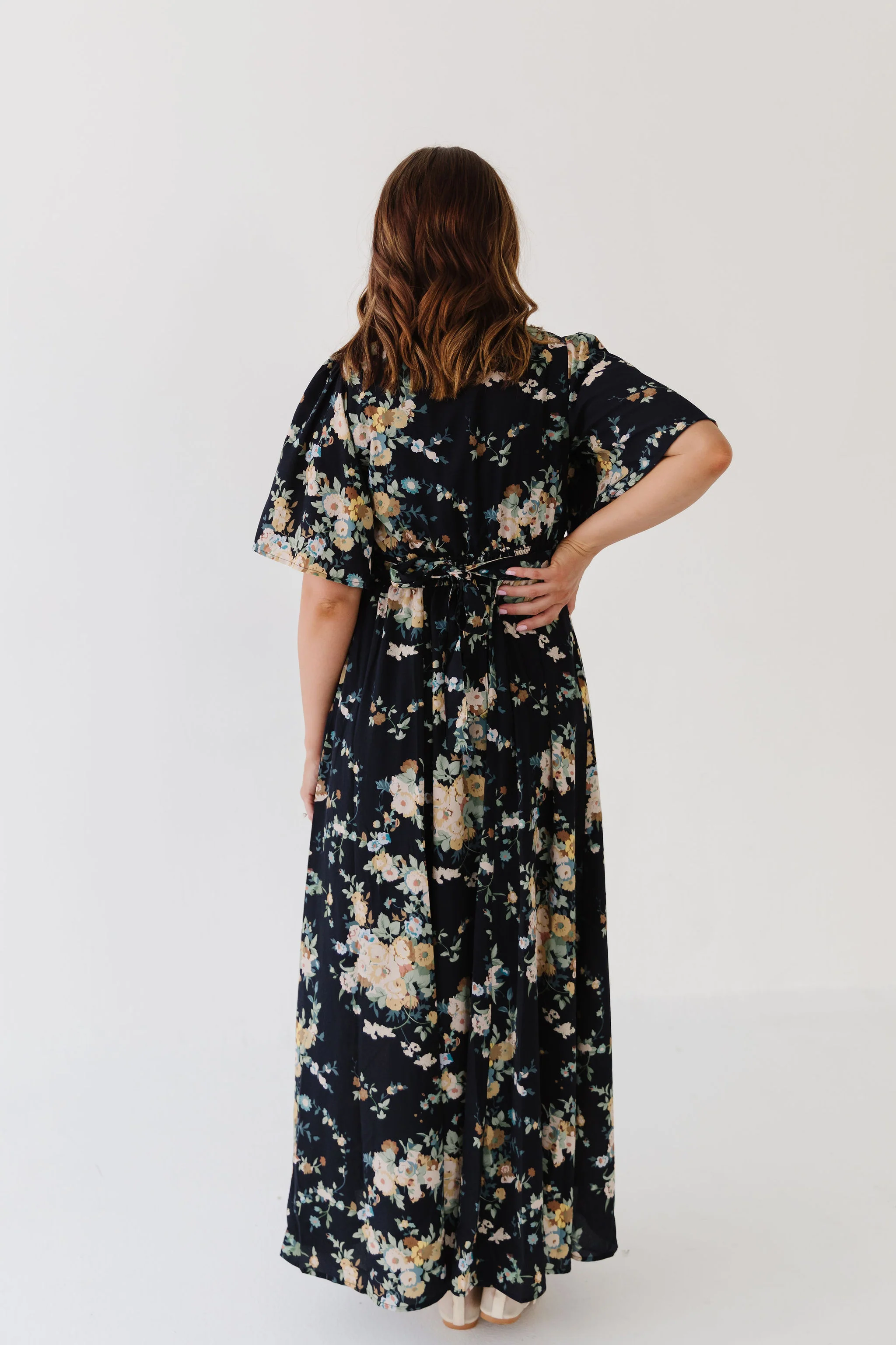 THE CAMBRI FLORAL BUTTON DOWN IN BLACK - Image 7