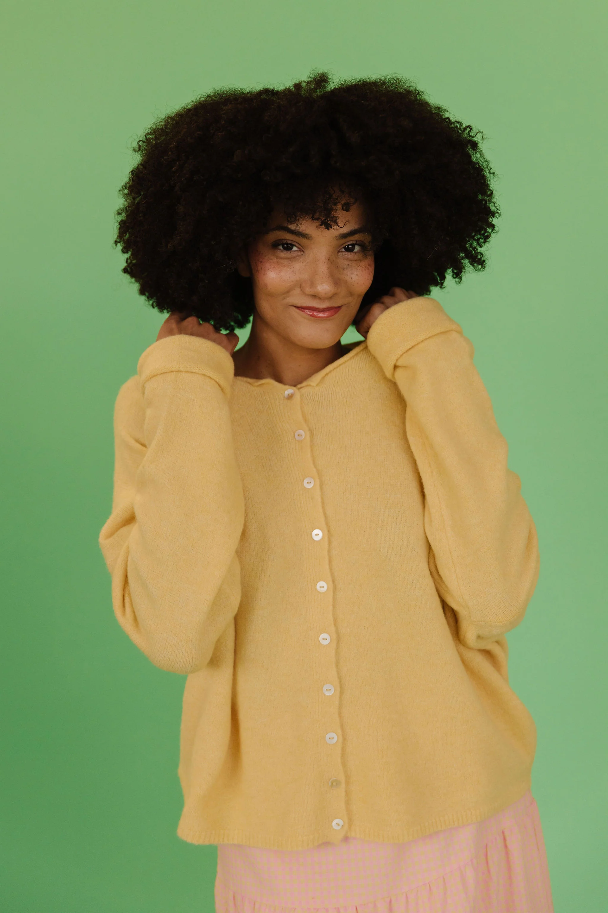 THE CAMPBELL CARDIGAN IN BUTTERCREAM YELLOW - Image 6