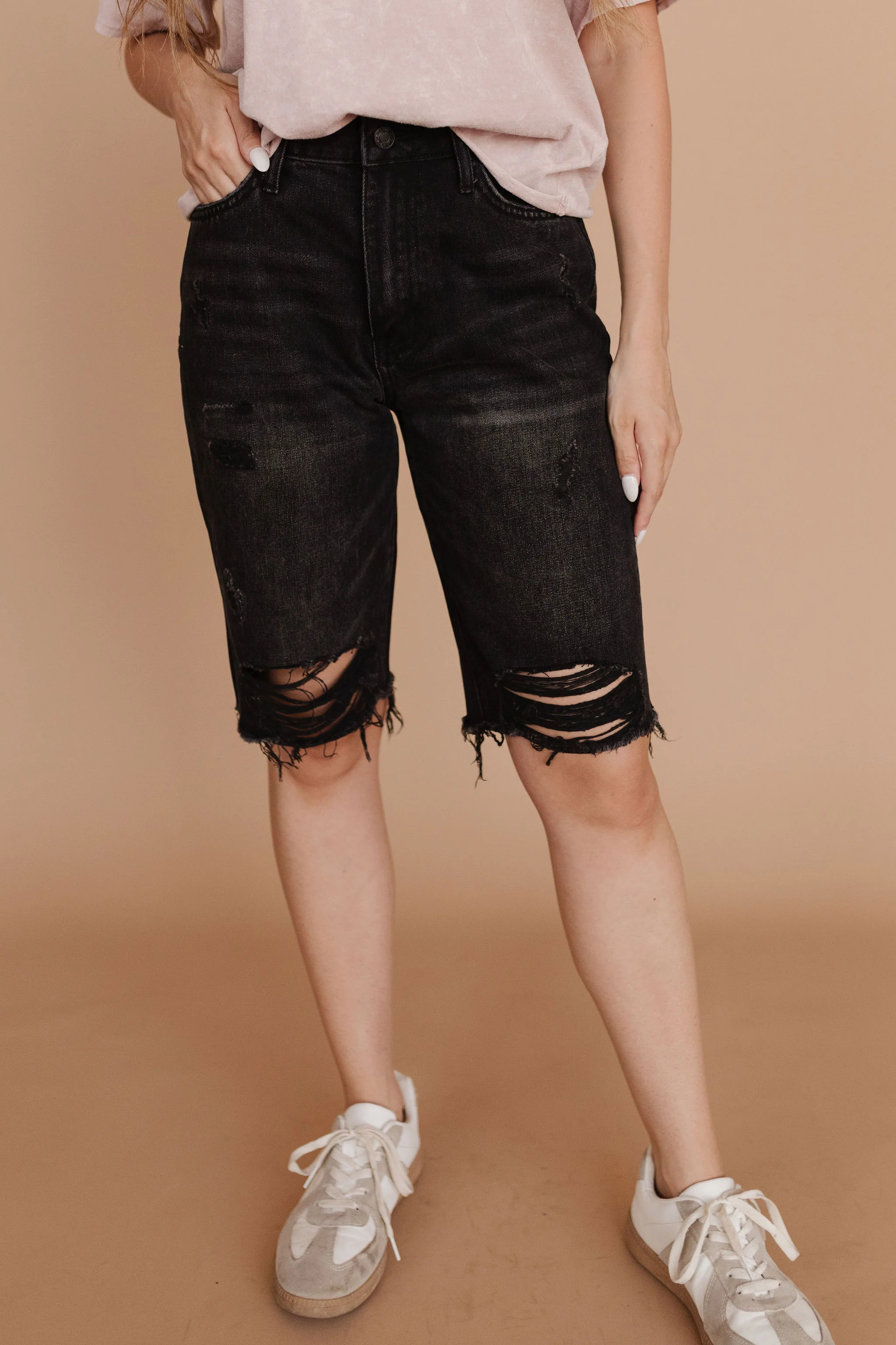 THE DAD RELAXED DENIM SHORTS IN BLACK BY VERVET