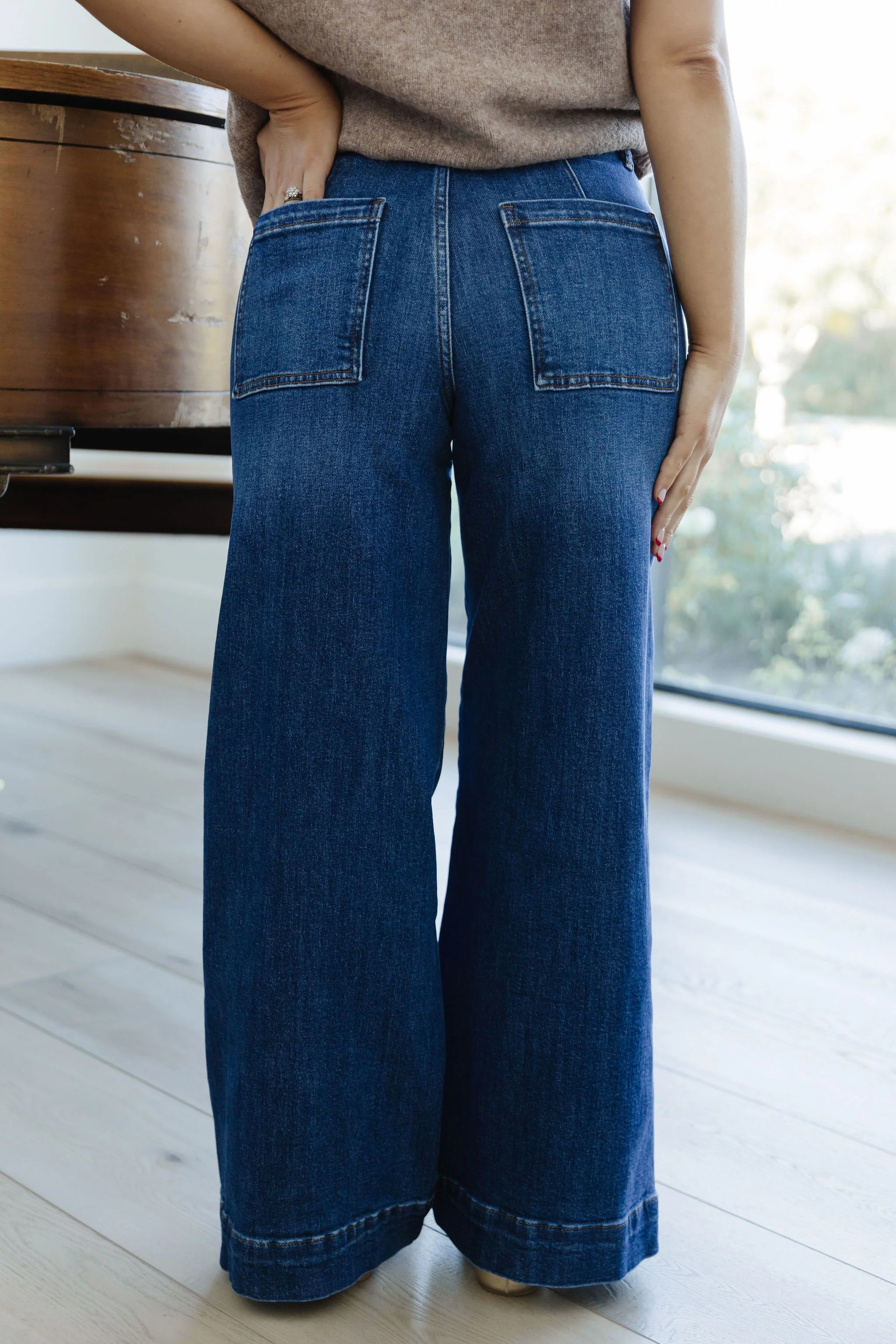 THE ELIANA HIGH RISE WIDE LEG JEANS IN DARK WASH - Image 5