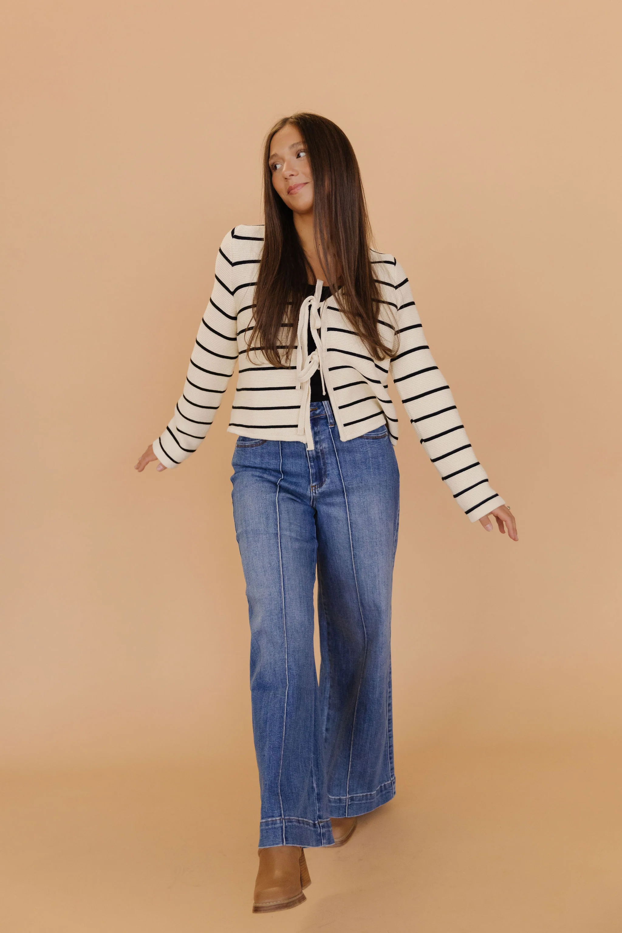 THE ELIANA HIGH RISE WIDE LEG JEANS IN MEDIUM - Image 5