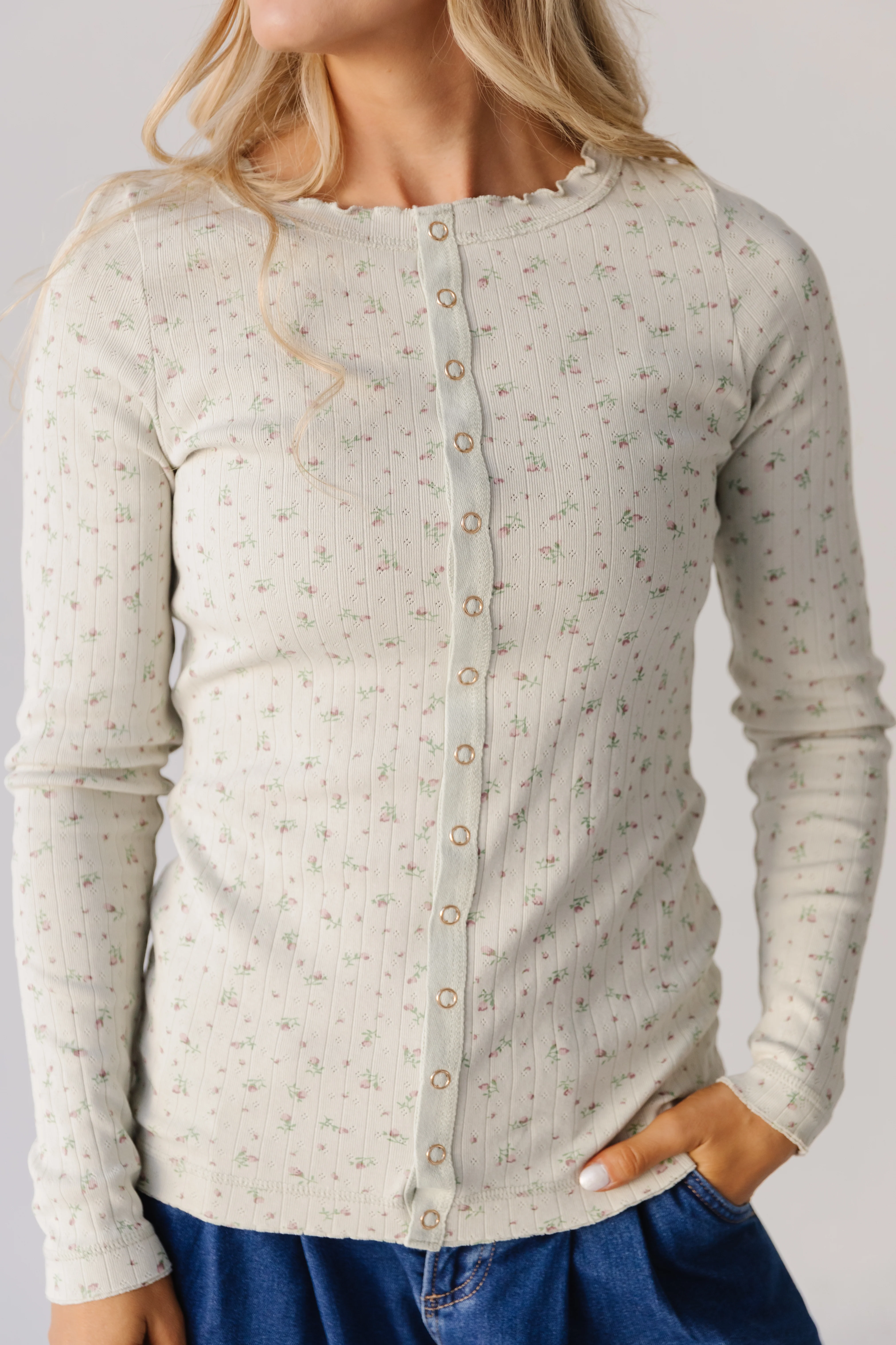 THE ELOISE RIBBED FLORAL TOP IN MOSS GREEN - Image 4