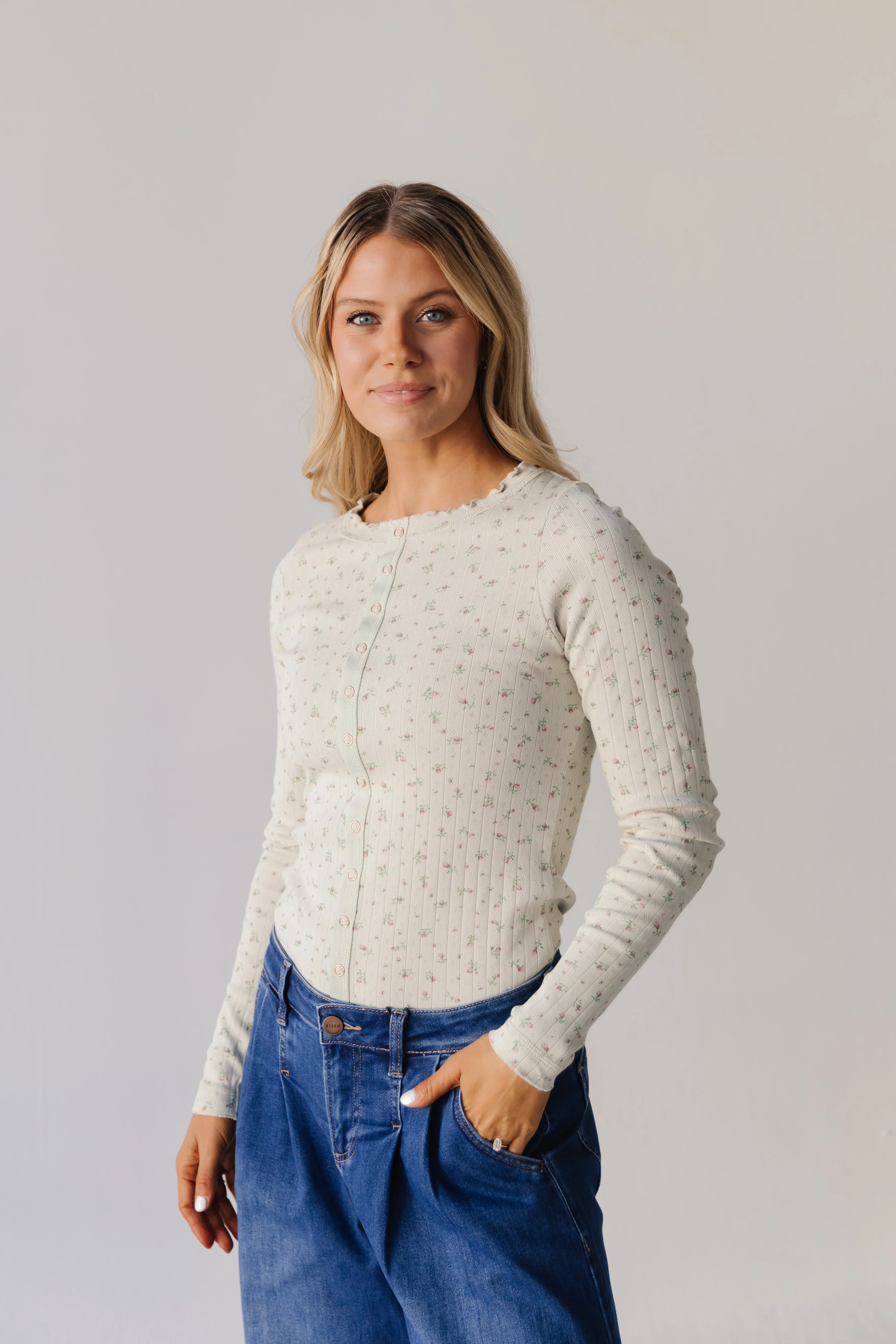 THE ELOISE RIBBED FLORAL TOP IN MOSS GREEN - Image 6