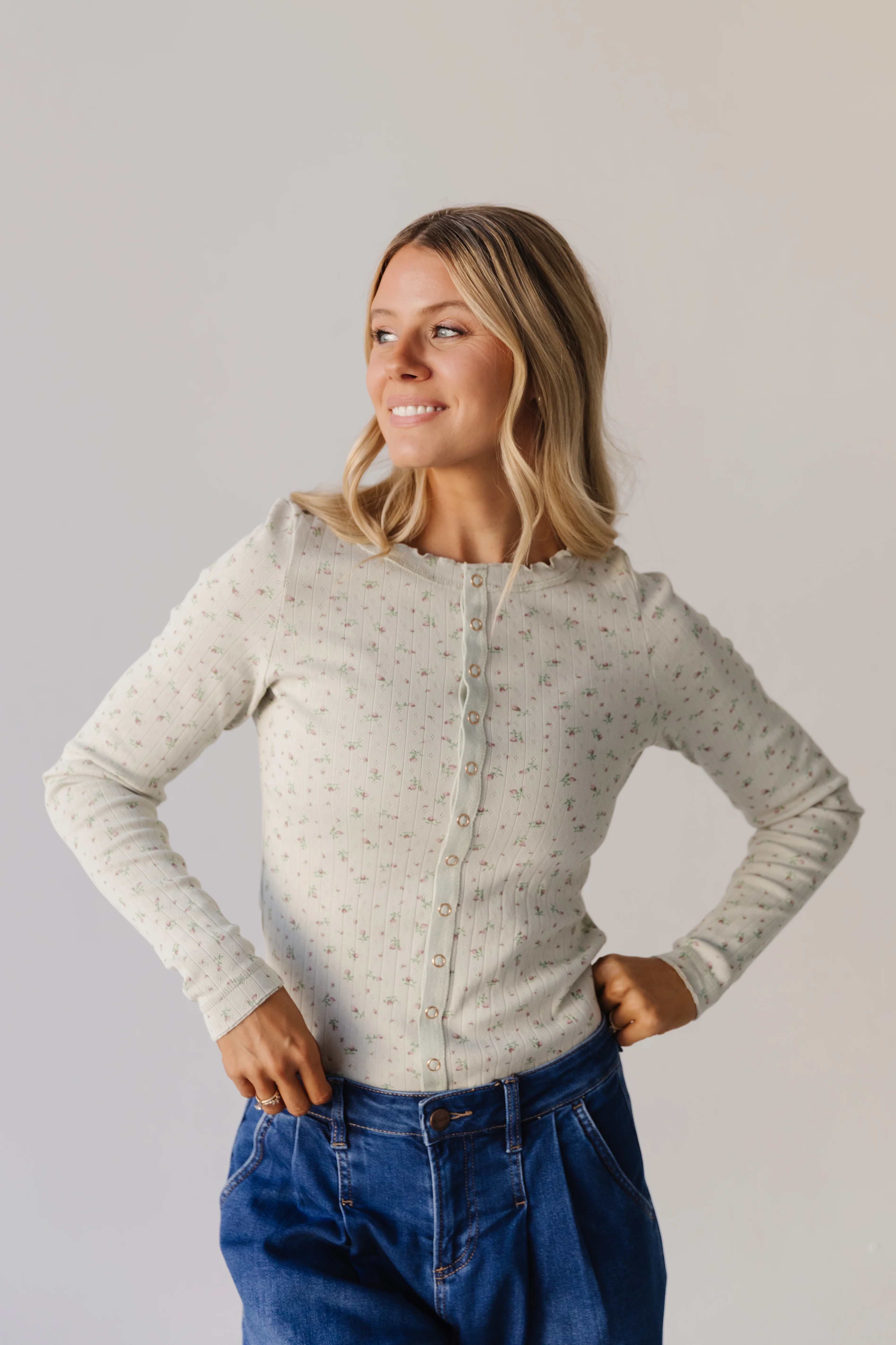 THE ELOISE RIBBED FLORAL TOP IN MOSS GREEN - Image 8