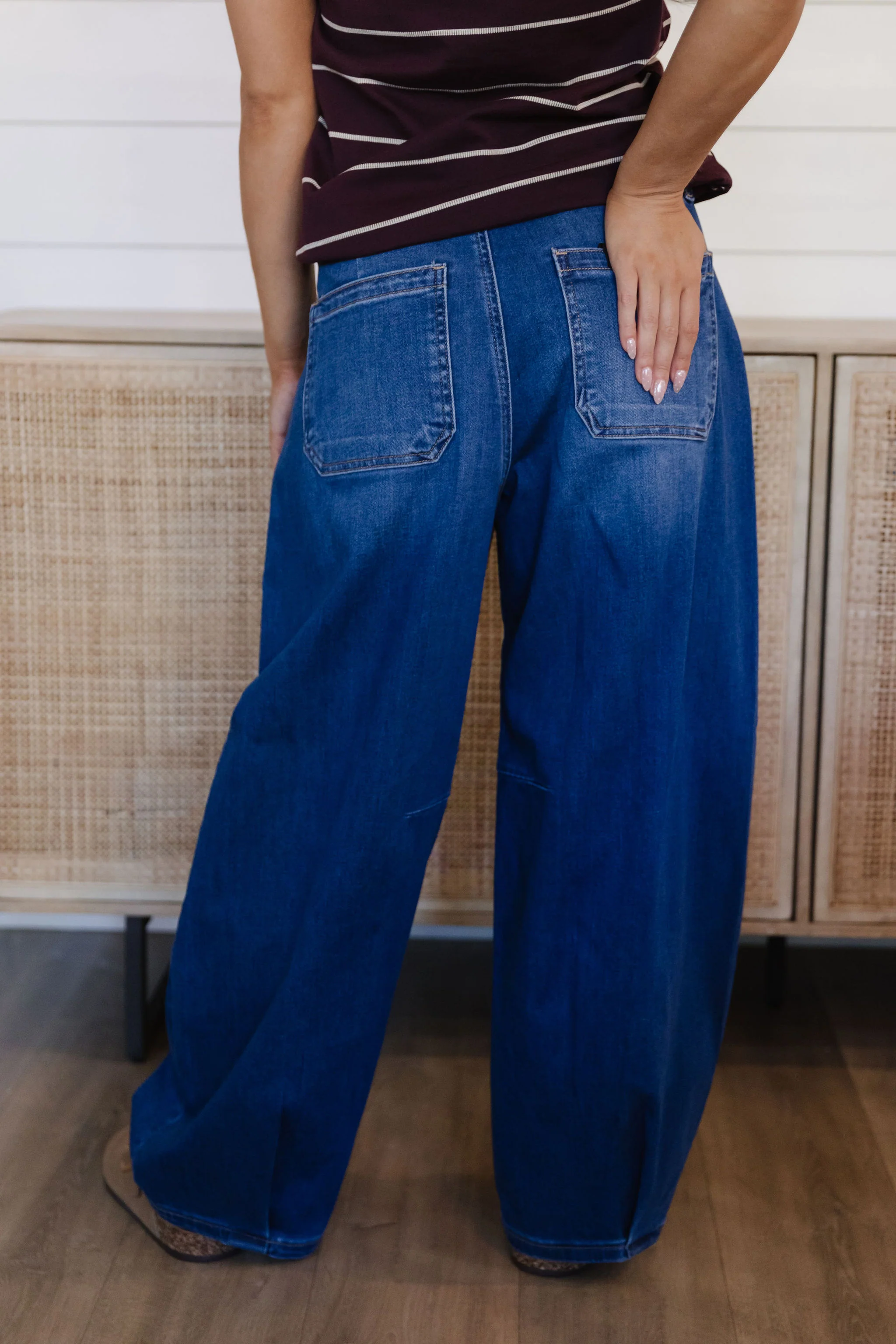 THE EMERY SLOUCHY BARREL JEANS IN DARK WASH - Image 6