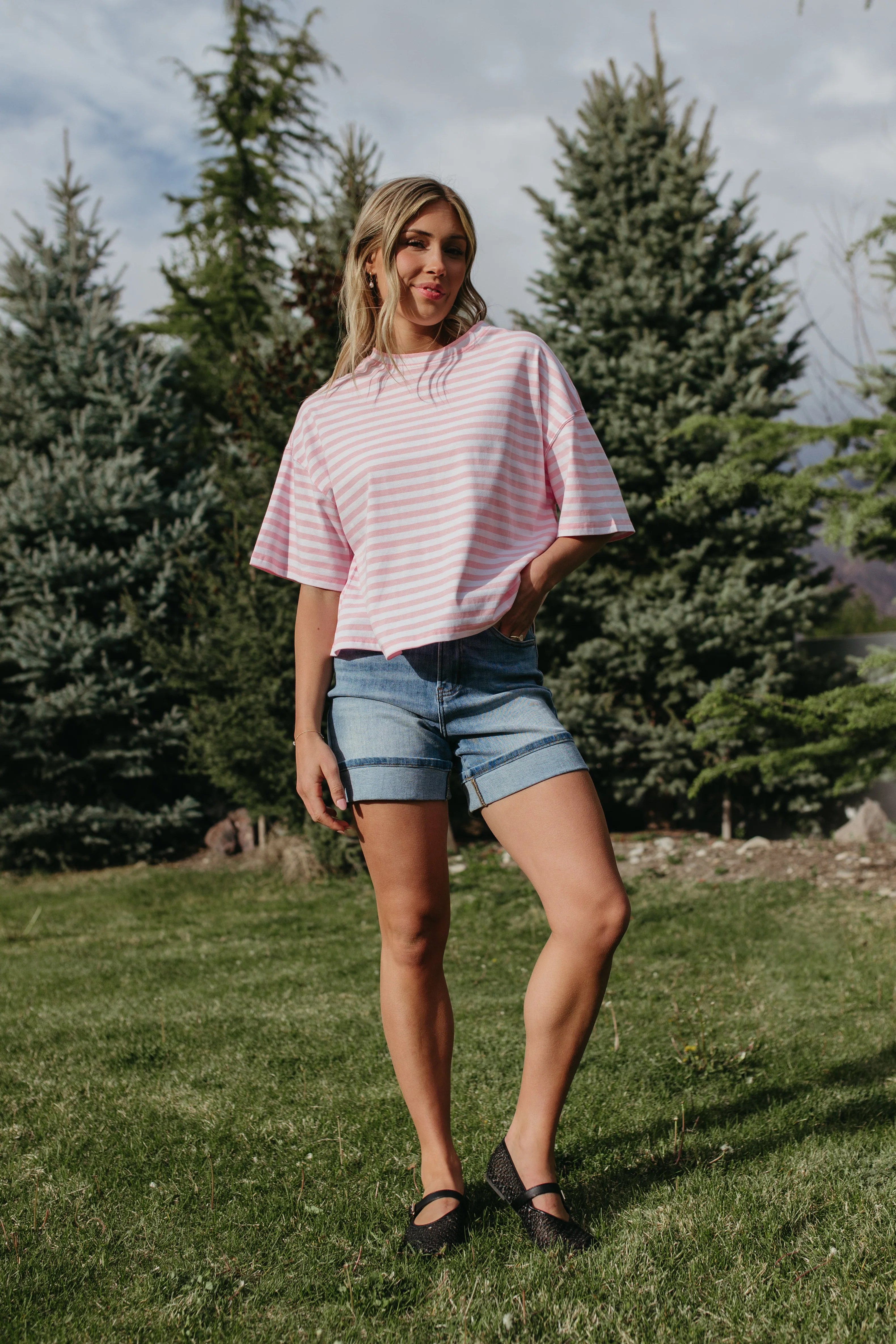 THE EVELYN OVERSIZED STRIPE TEE IN PINK/WHITE - Image 4