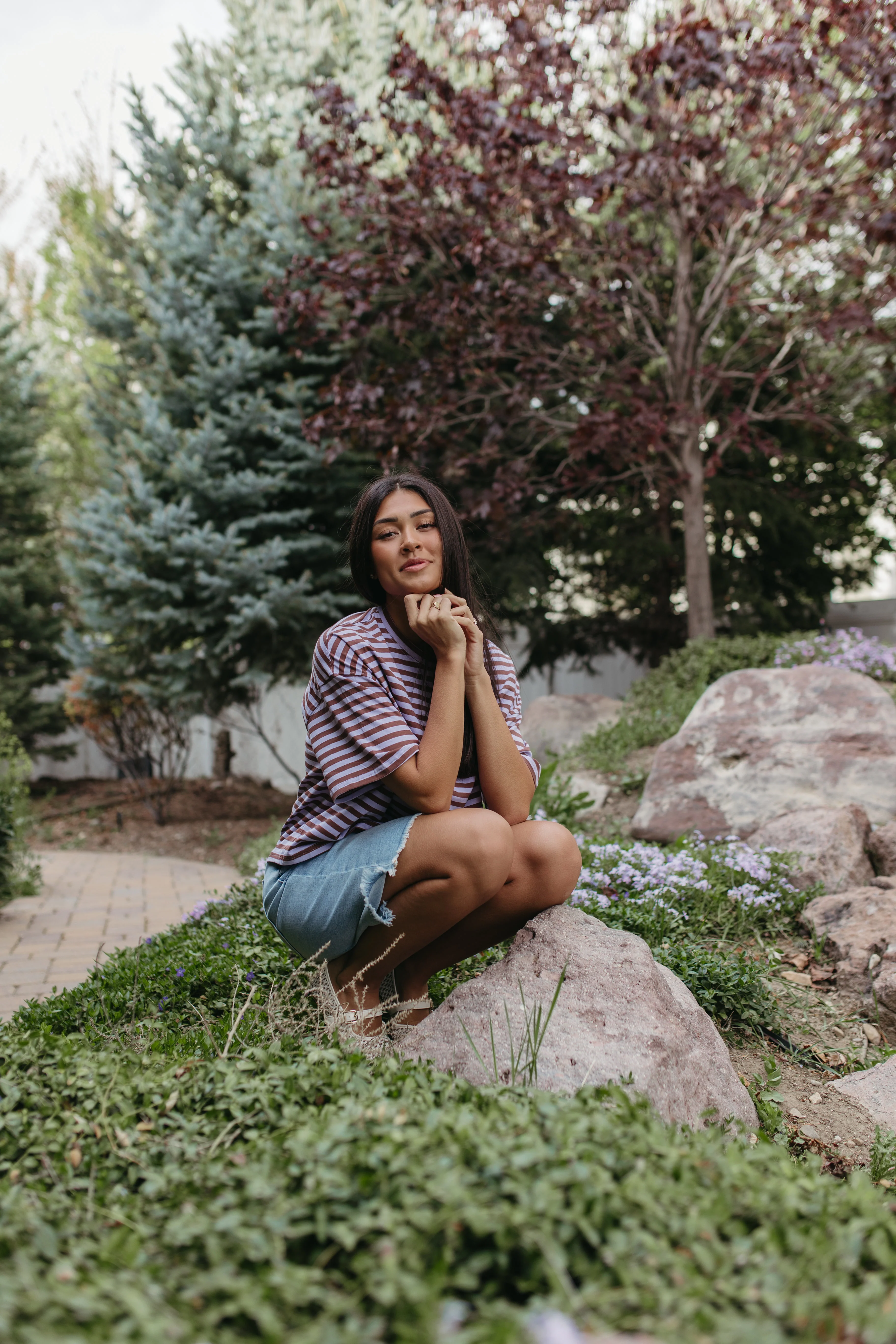 THE EVELYN OVERSIZED STRIPE TEE IN VIOLET/BROWN - Image 6