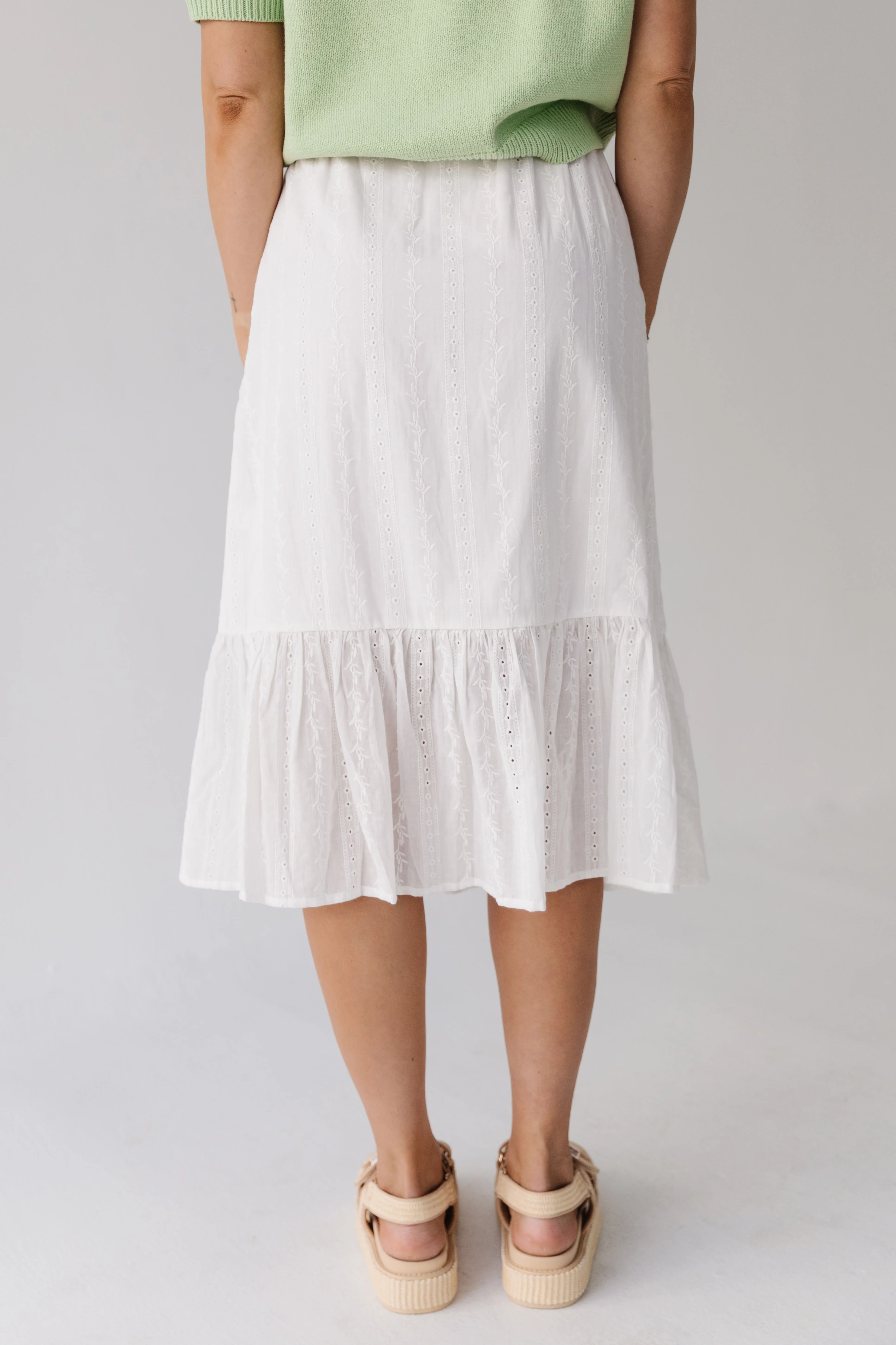 THE EVERLEIGH EYELET RUFFLE SKIRT IN WHITE - Image 7