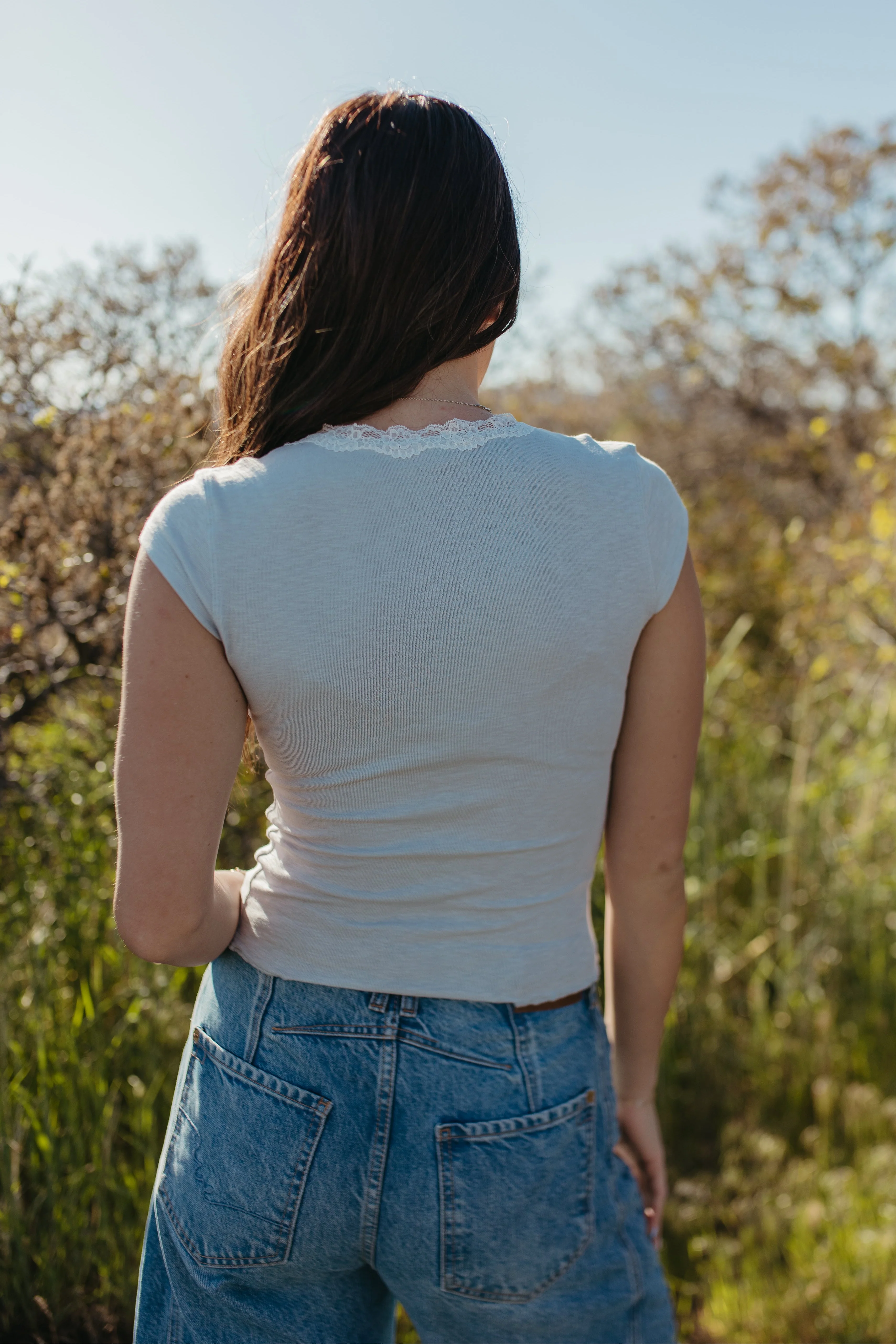 THE EVERLY LACE TEE IN BLUE - Image 6