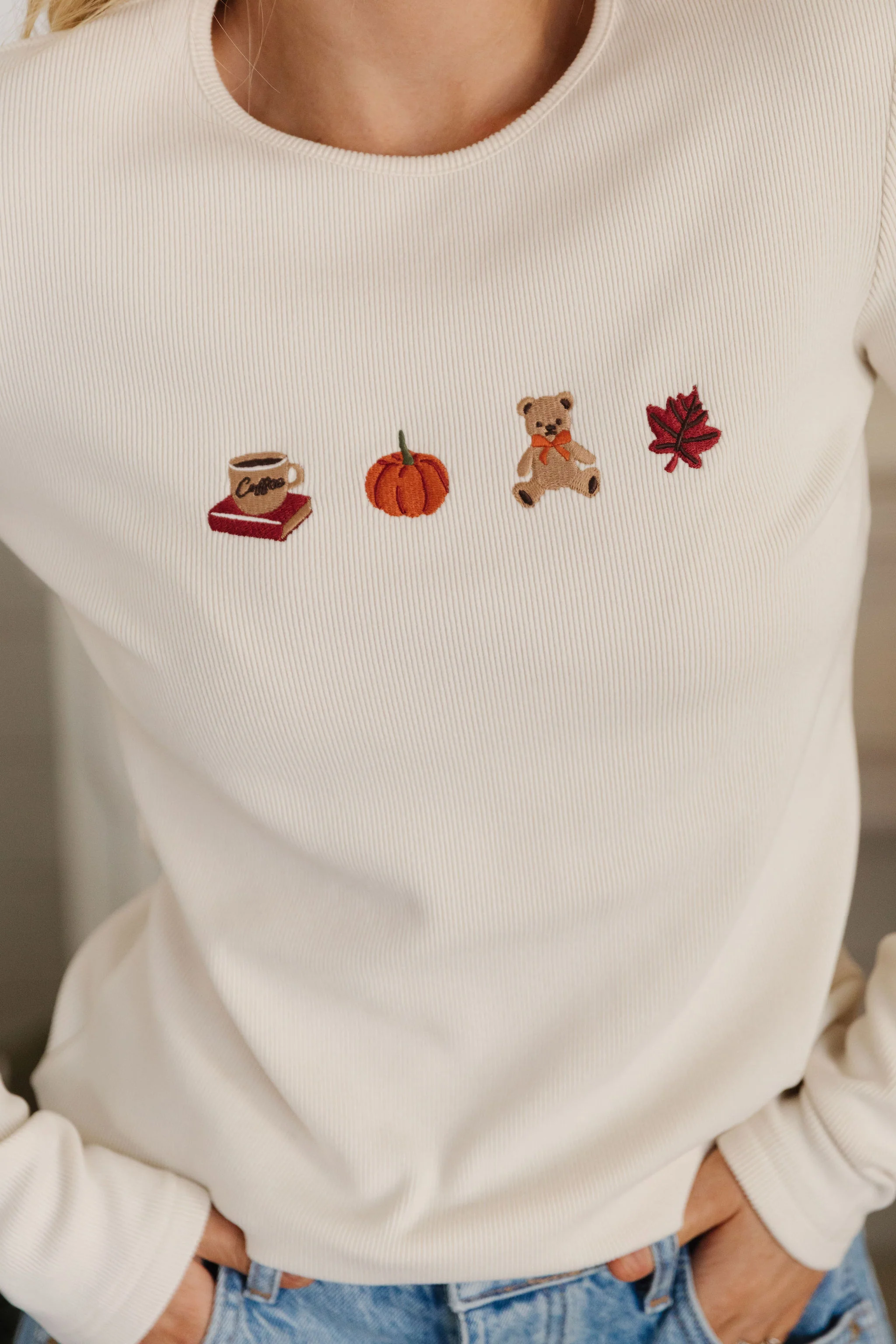 THE FALL EMBROIDERED GRAPHIC TOP IN CREAM - Image 2
