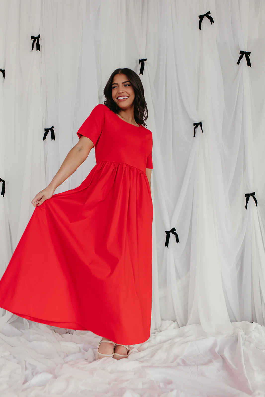 THE FAYE SOLID MAXI DRESS IN RED - Image 3