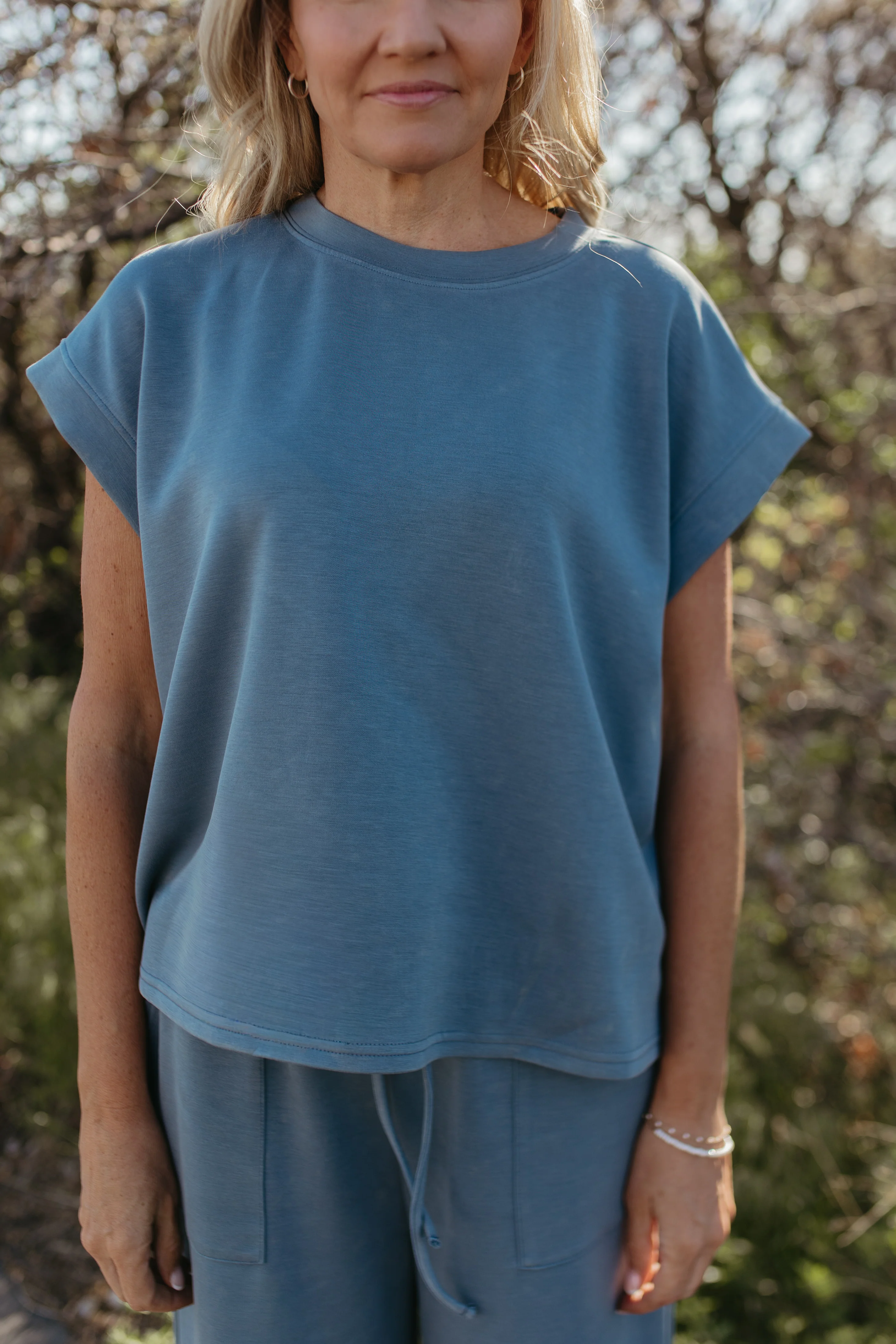 THE GENEVIEVE MINERAL WASHED TOP IN BLUE - Image 5
