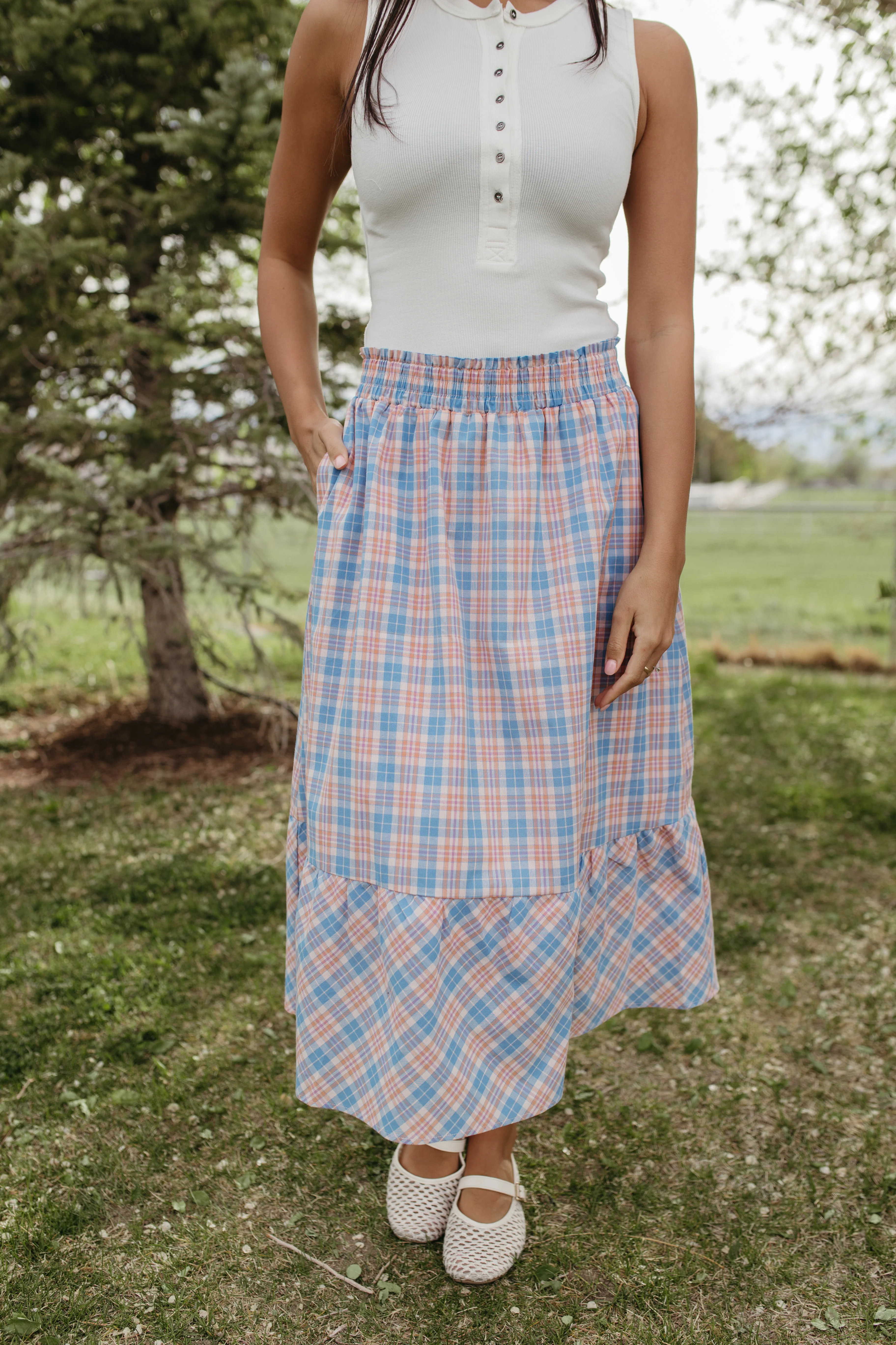 THE GIANNA GINGHAM MIDI SKIRT IN BLUE - Image 7