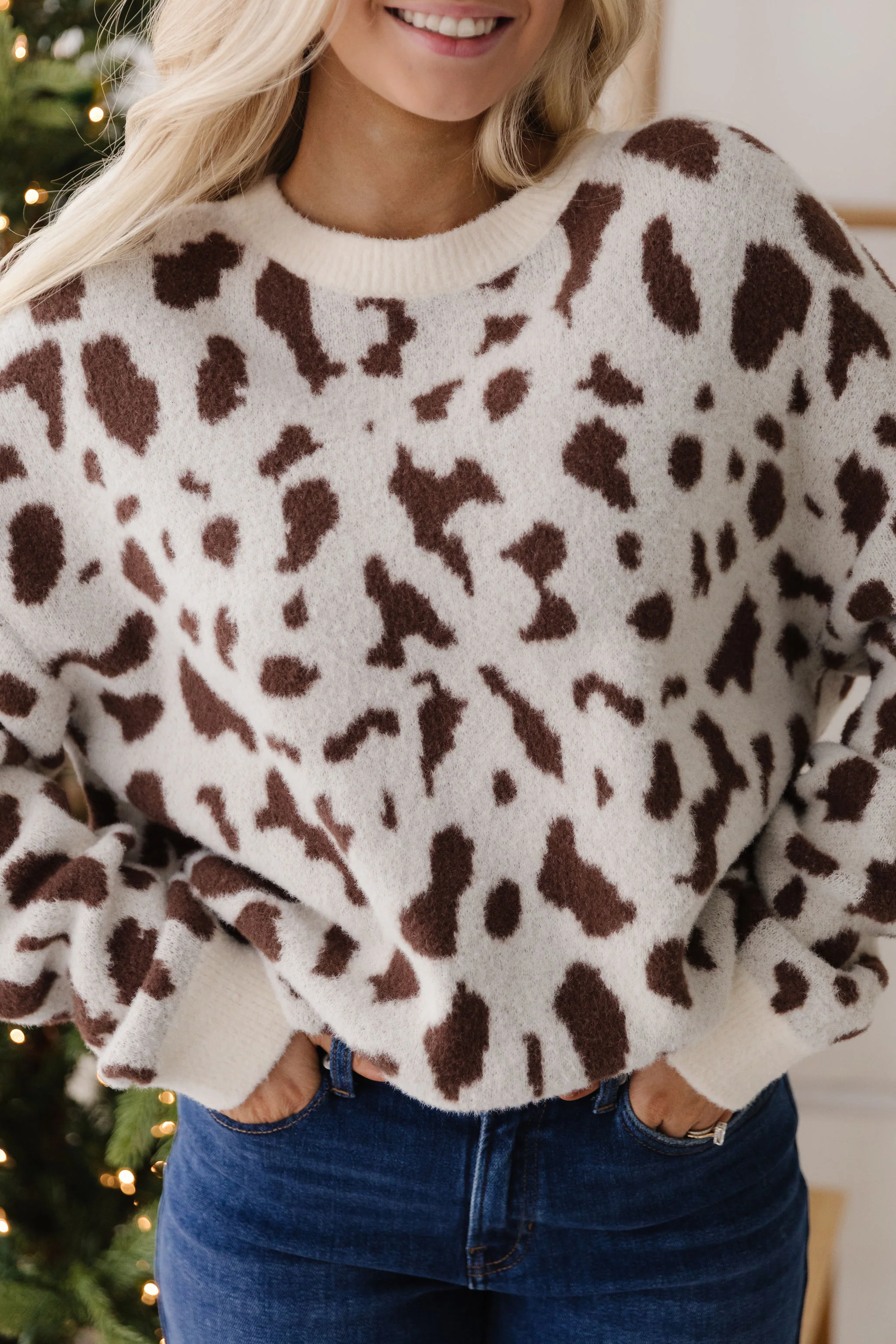 THE GOLDIE LEOPARD SWEATER IN CREAM - Image 3