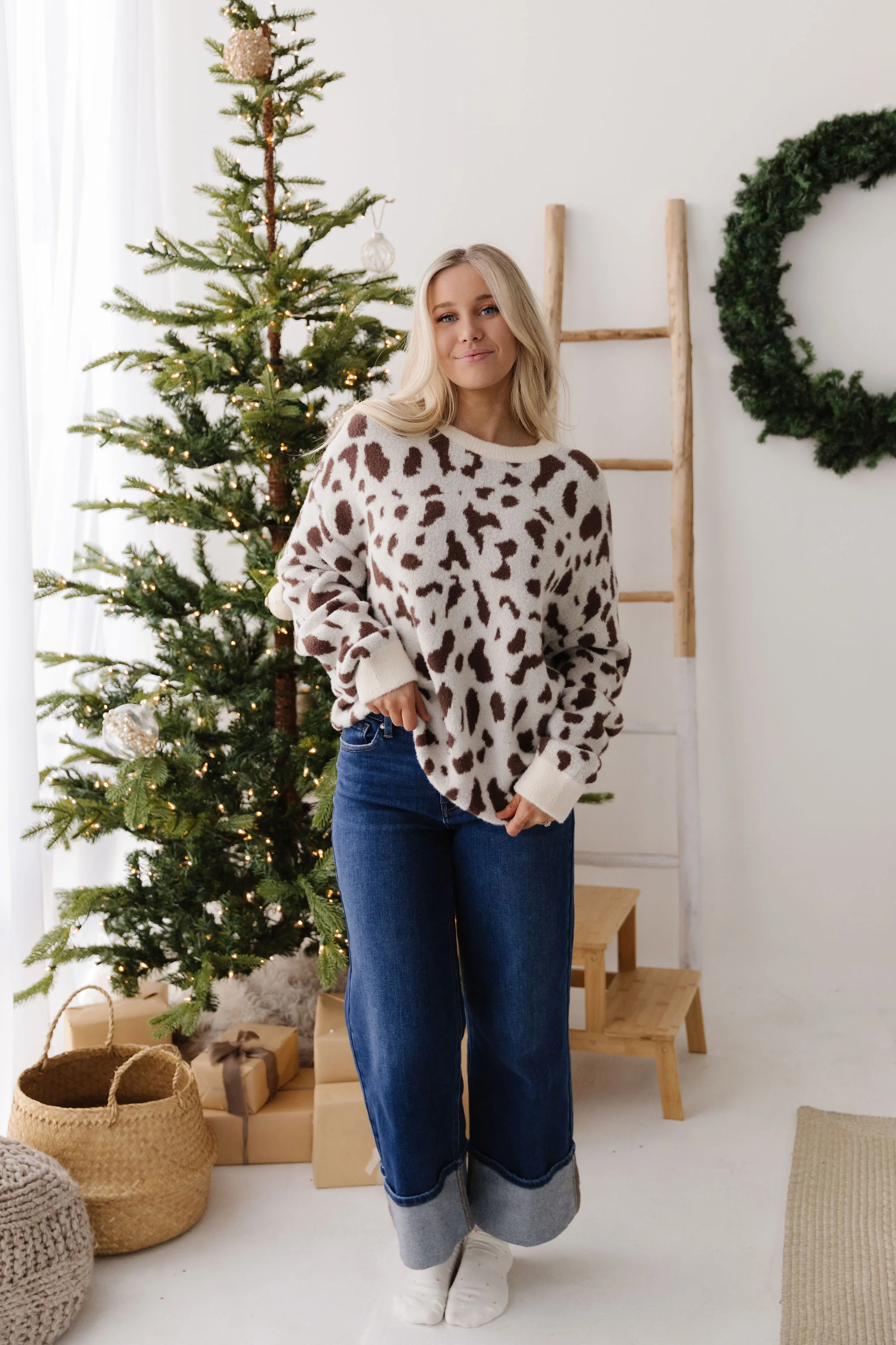 THE GOLDIE LEOPARD SWEATER IN CREAM - Image 6