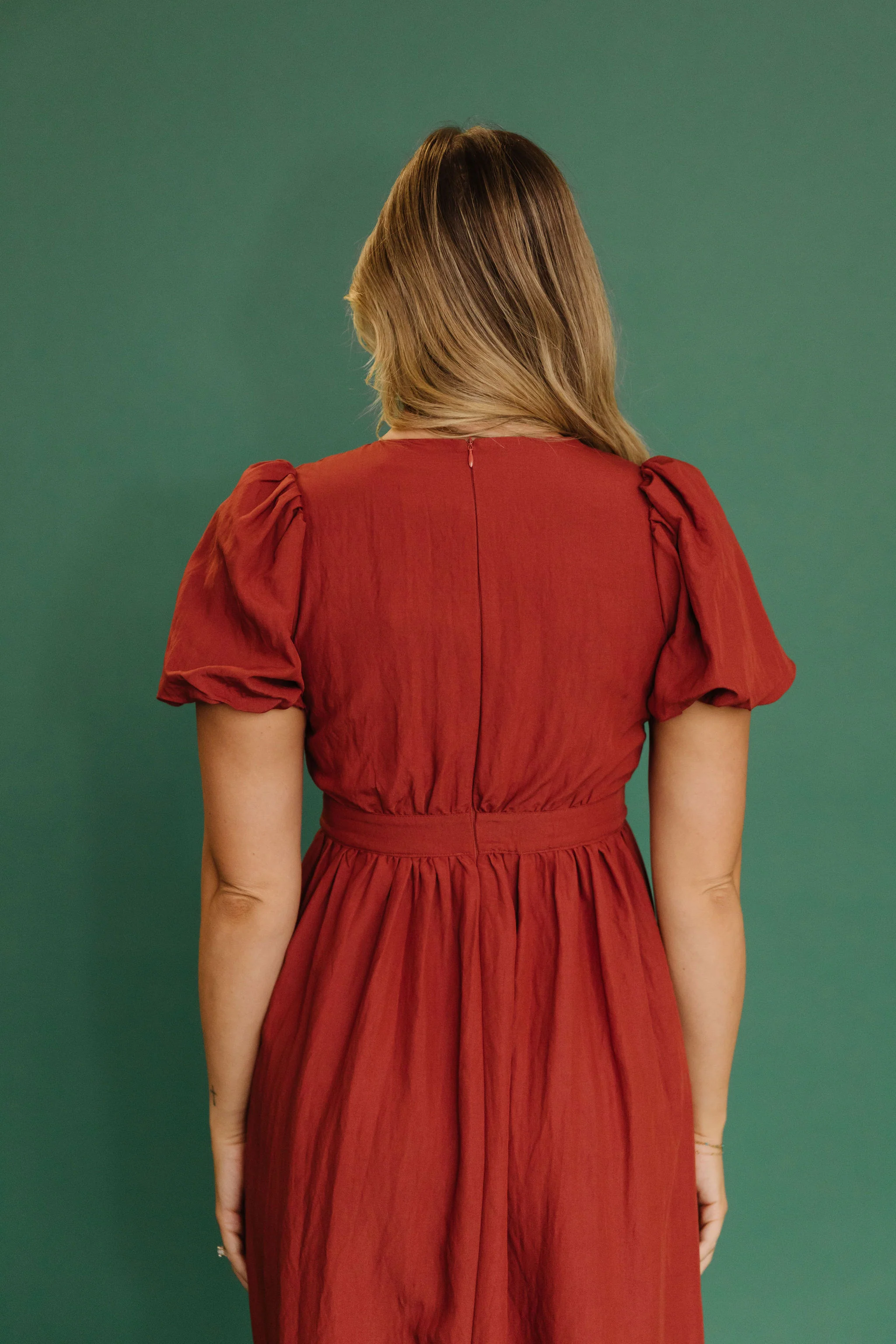 THE HAZEL PUFF SLEEVE DRESS IN RUST - Image 8