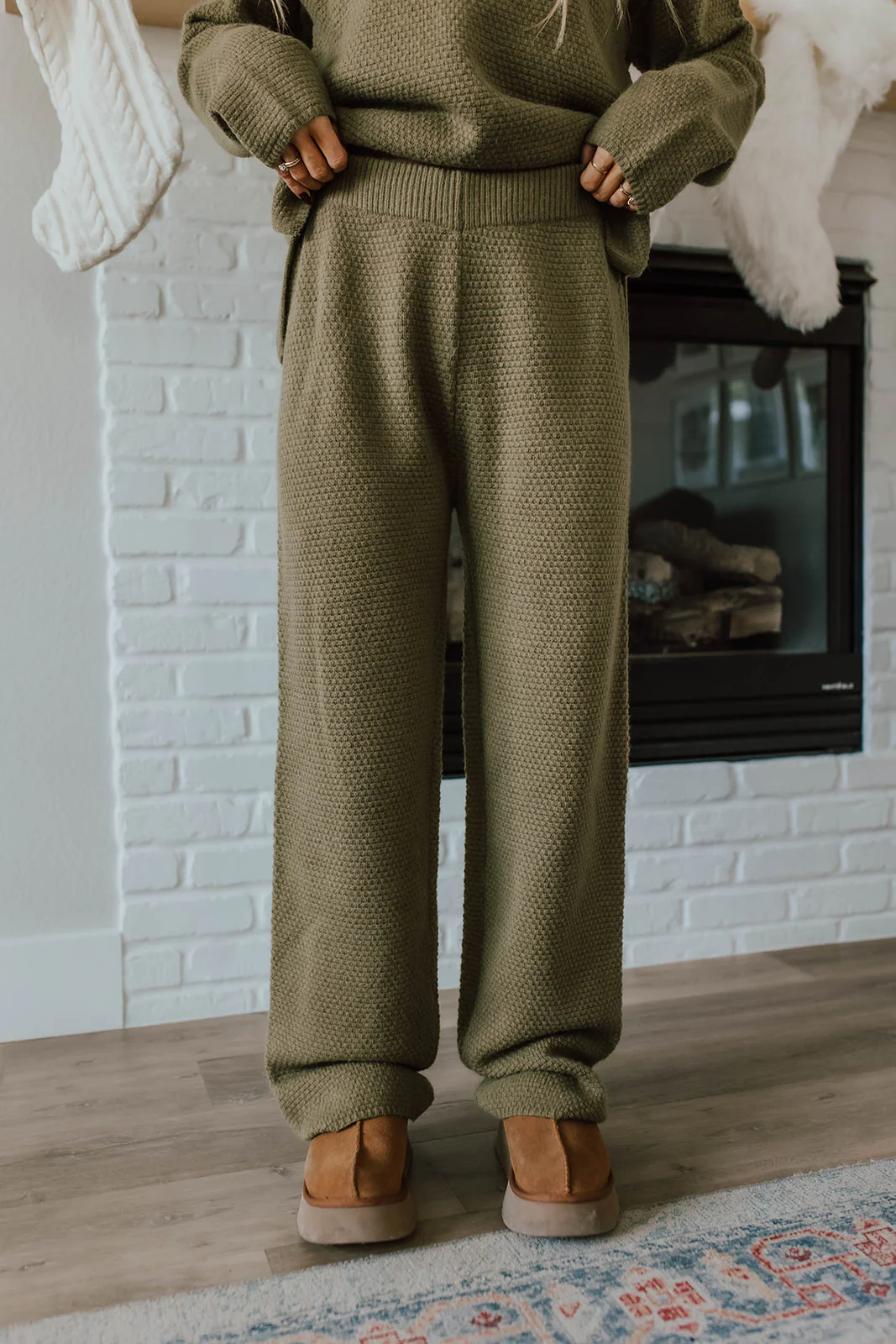 THE HENLEY SWEATER SET IN OLIVE - Image 4