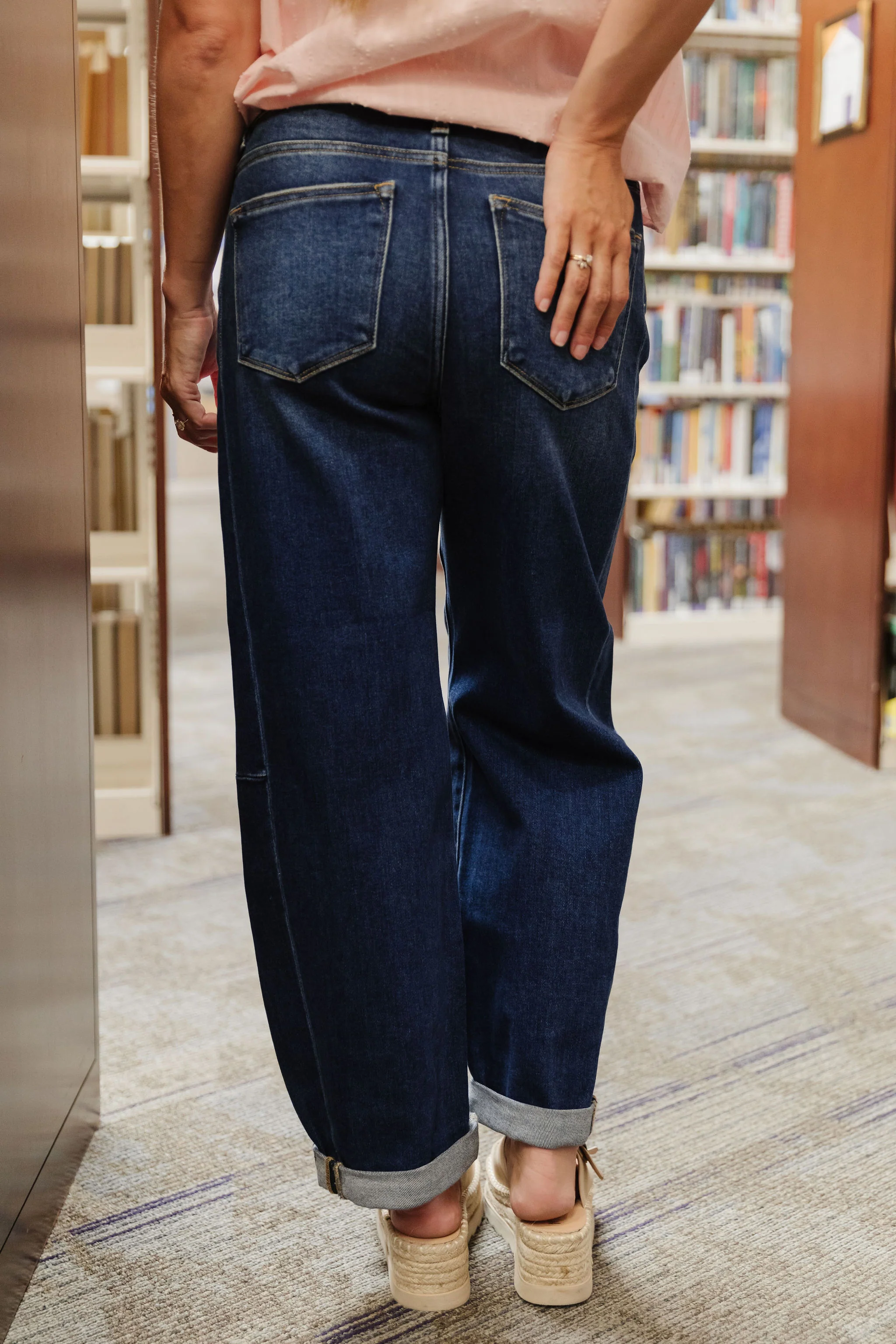 THE HILLARY HIGH RISE BARREL JEANS IN DARK - Image 5