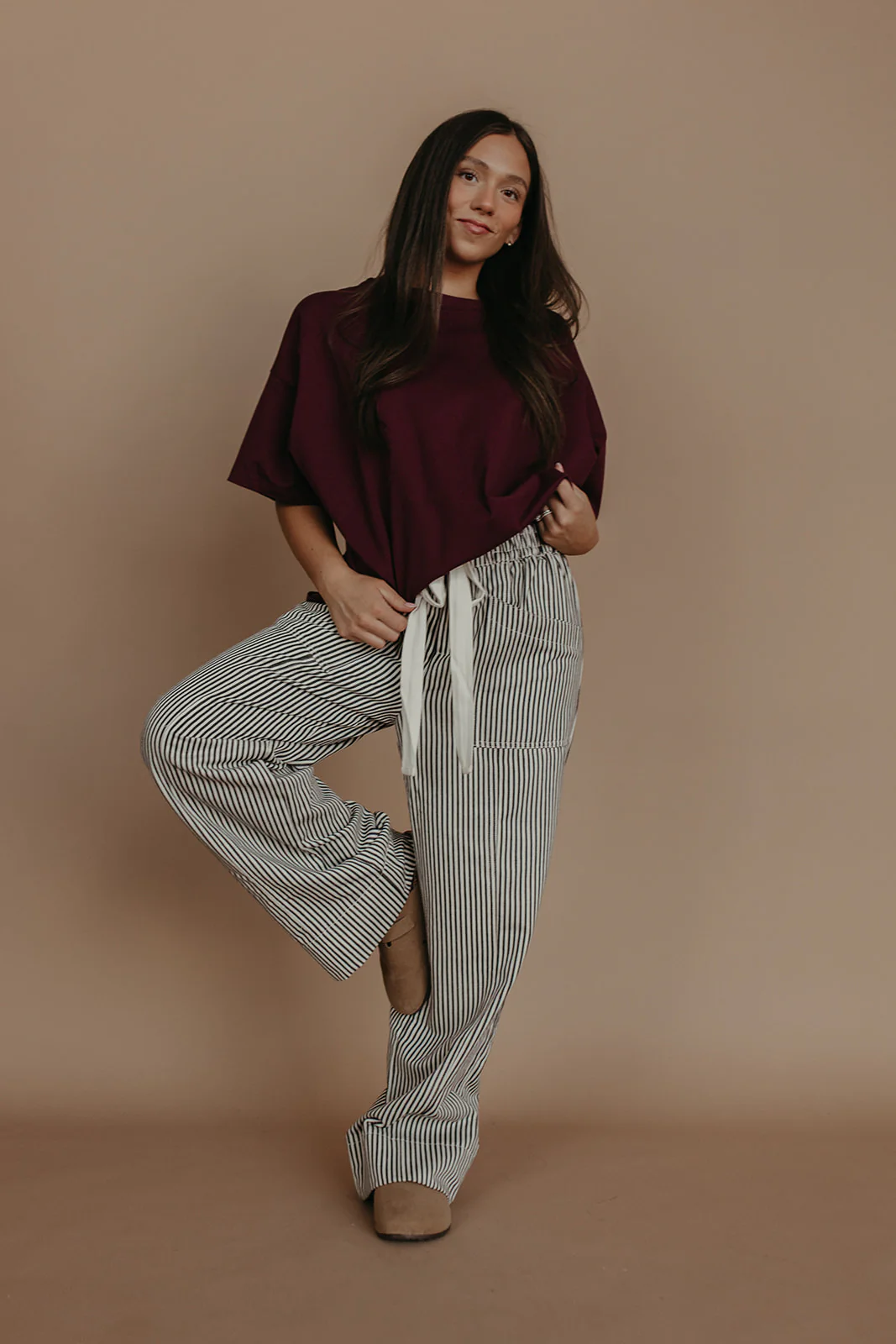 THE HUDSON CREW NECK TEE IN BURGUNDY - Image 3